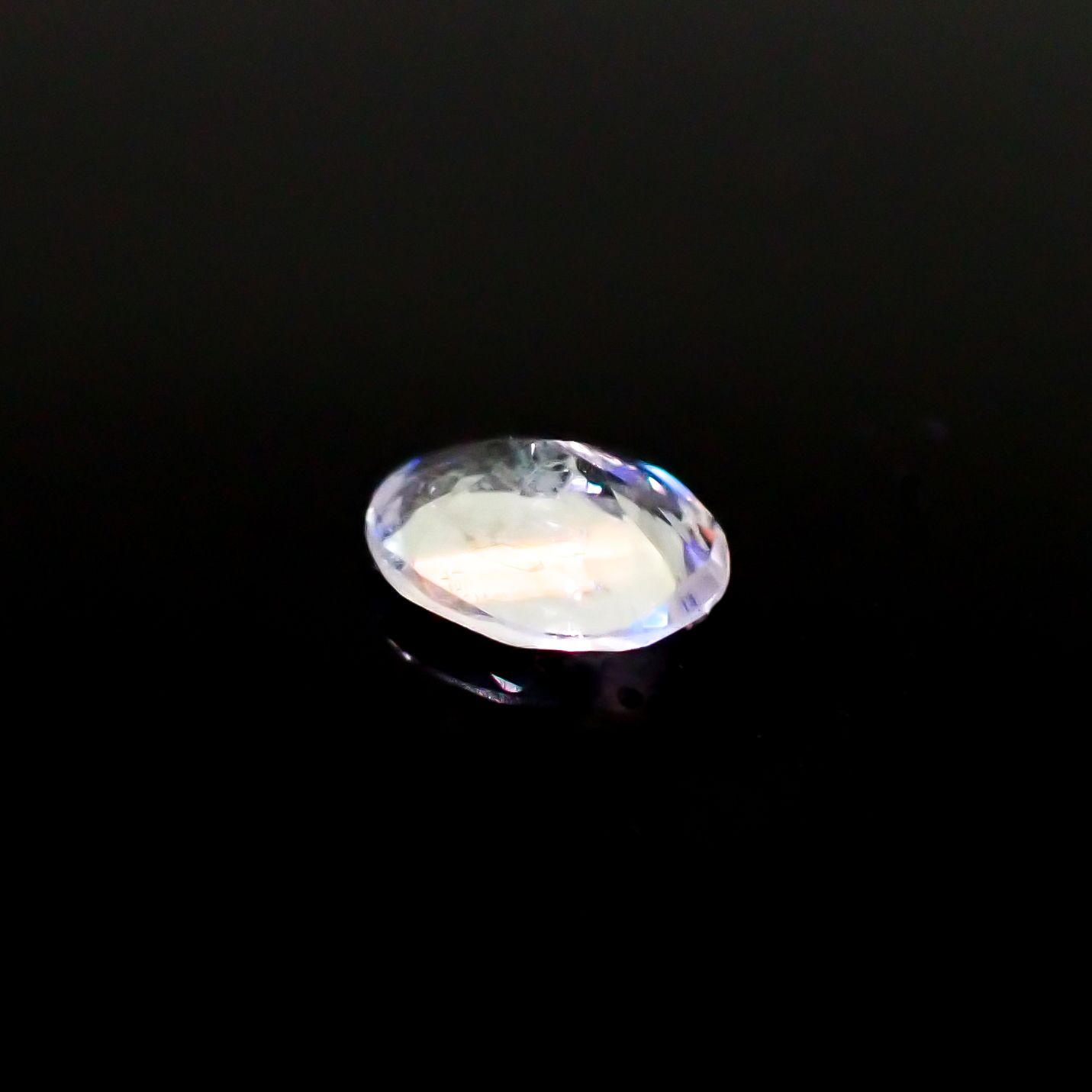 レインボームーンストーン(宝石名ラブラドライト)タンザニア産 0.31ct 識別済[241029207]5.6x4.5mm前後