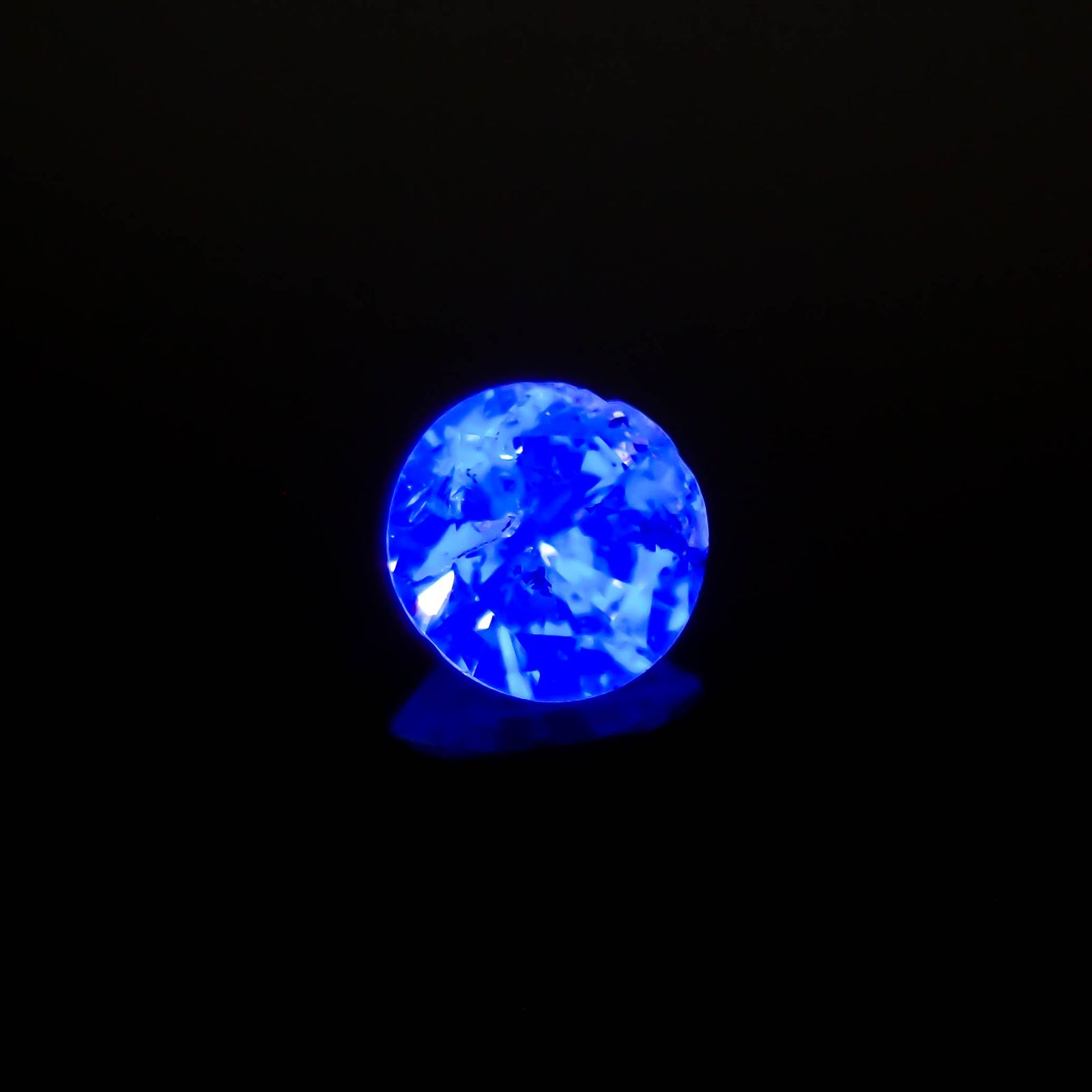 ピンクダイヤモンド(宝石名ダイアモンド I-2/FANCY PURPLISH PINK) 0.030ct ソ付(CGL)[230321210]2.03x2.06mm前後