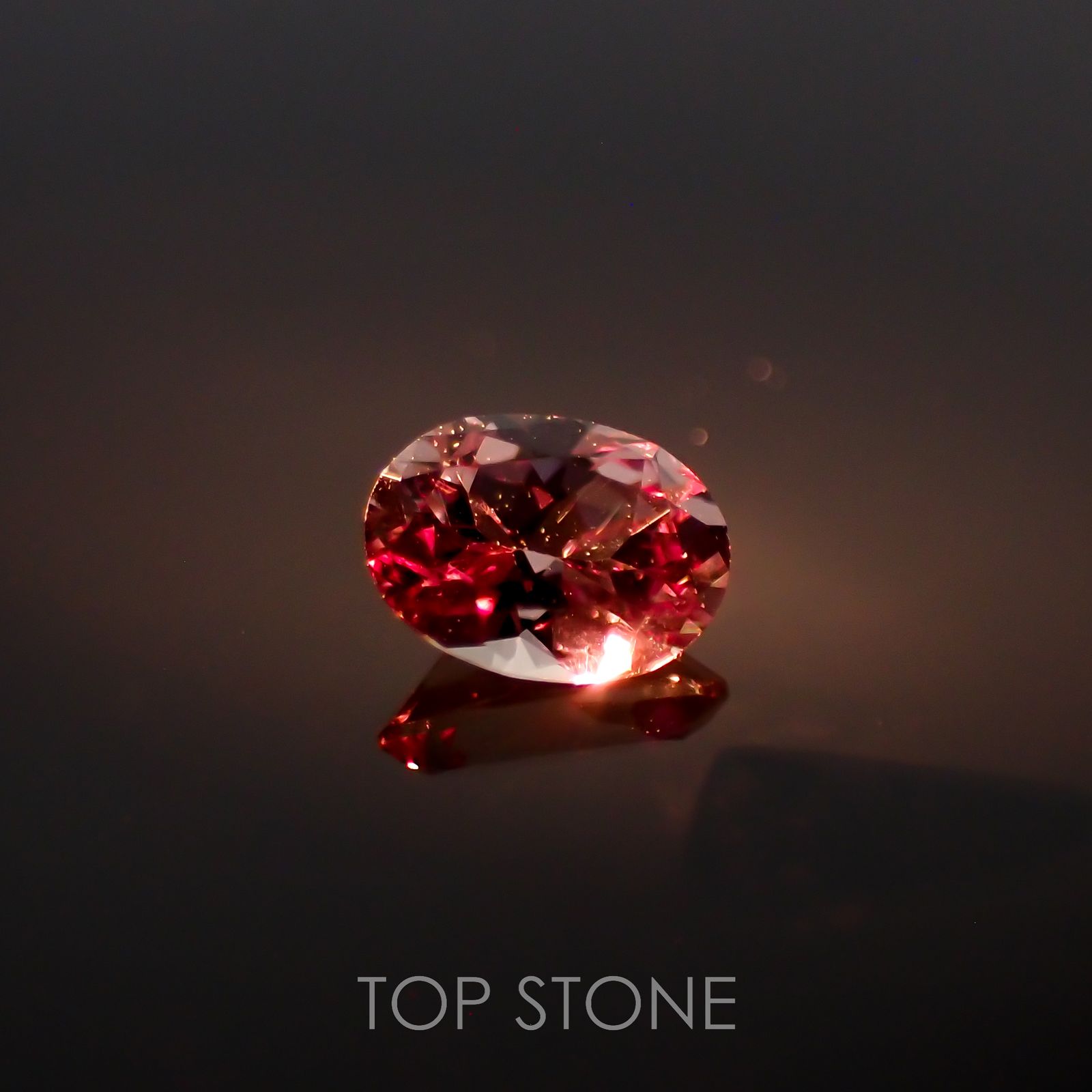 カラーシフトマラヤガーネット(宝石名ガーネット)タンザニア産 0.19ct 識別済[220616425]4x3mm前後