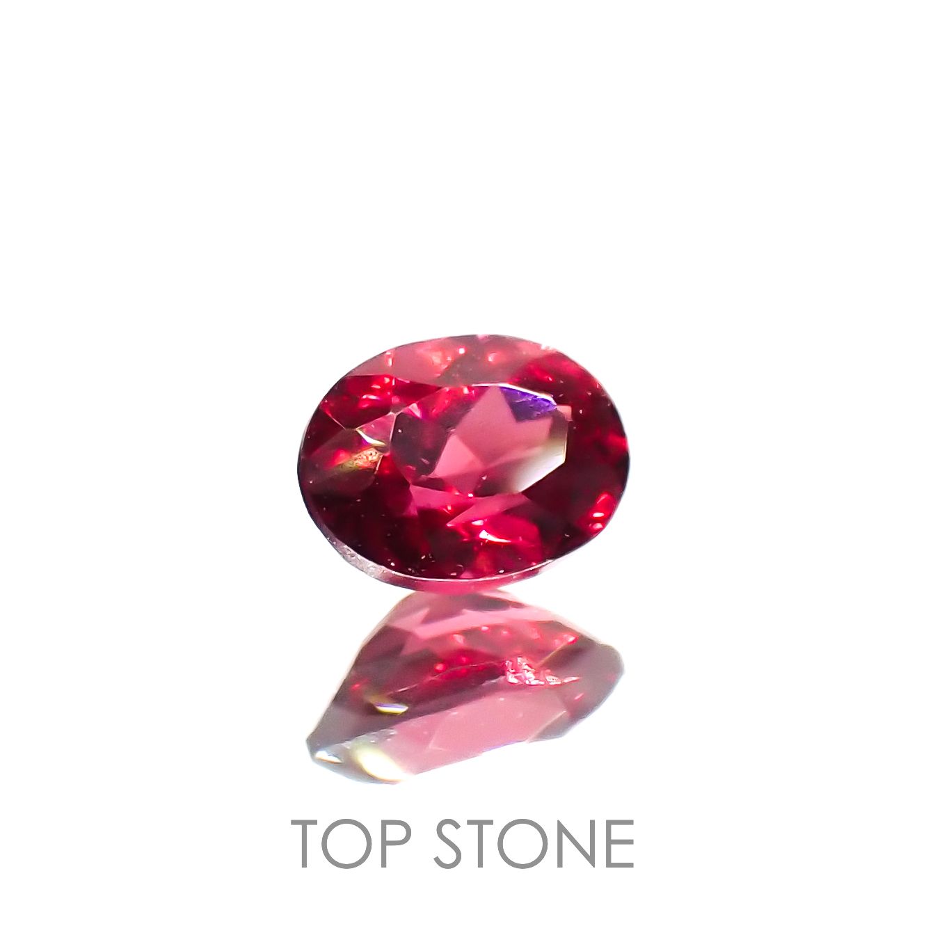 レッドスピネル ビルマ/マダガスカル産 0.19ct[230220554]3.9x2.9mm前後