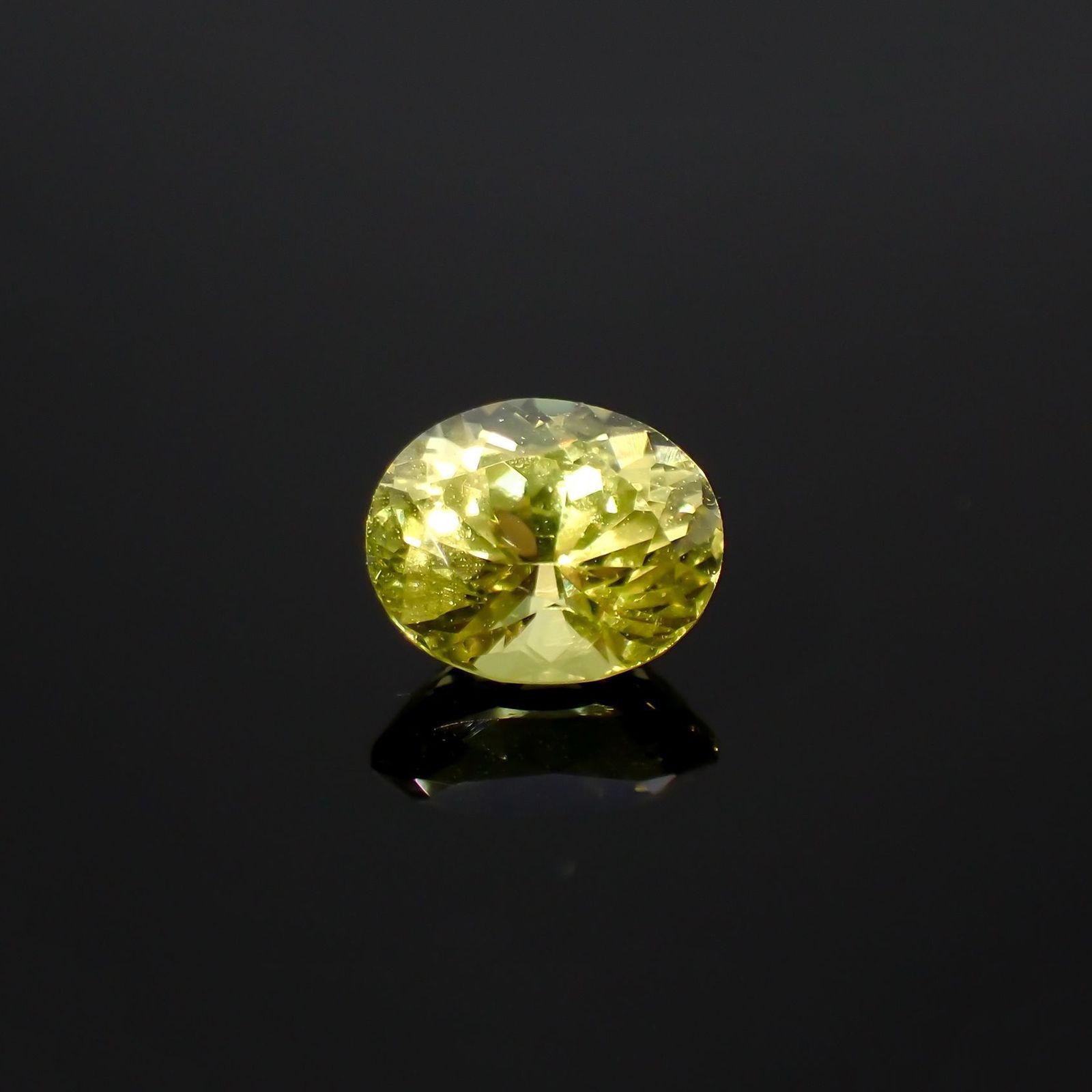 クリソベリル(宝石名クリソベリル)マダガスカル産 識別済 0.58ct / 5.4x4.6mm前後 [220114495]