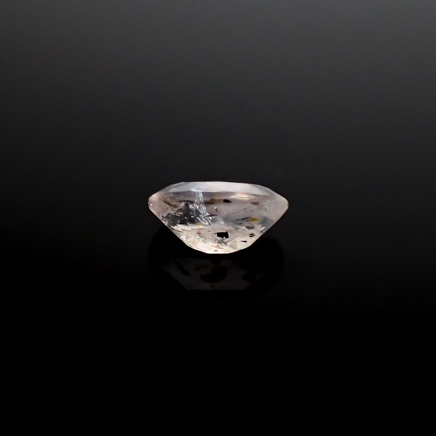 レインボーラティスサンストーン オーストラリア産 0.23ct [250229854]5.1x3.3mm前後