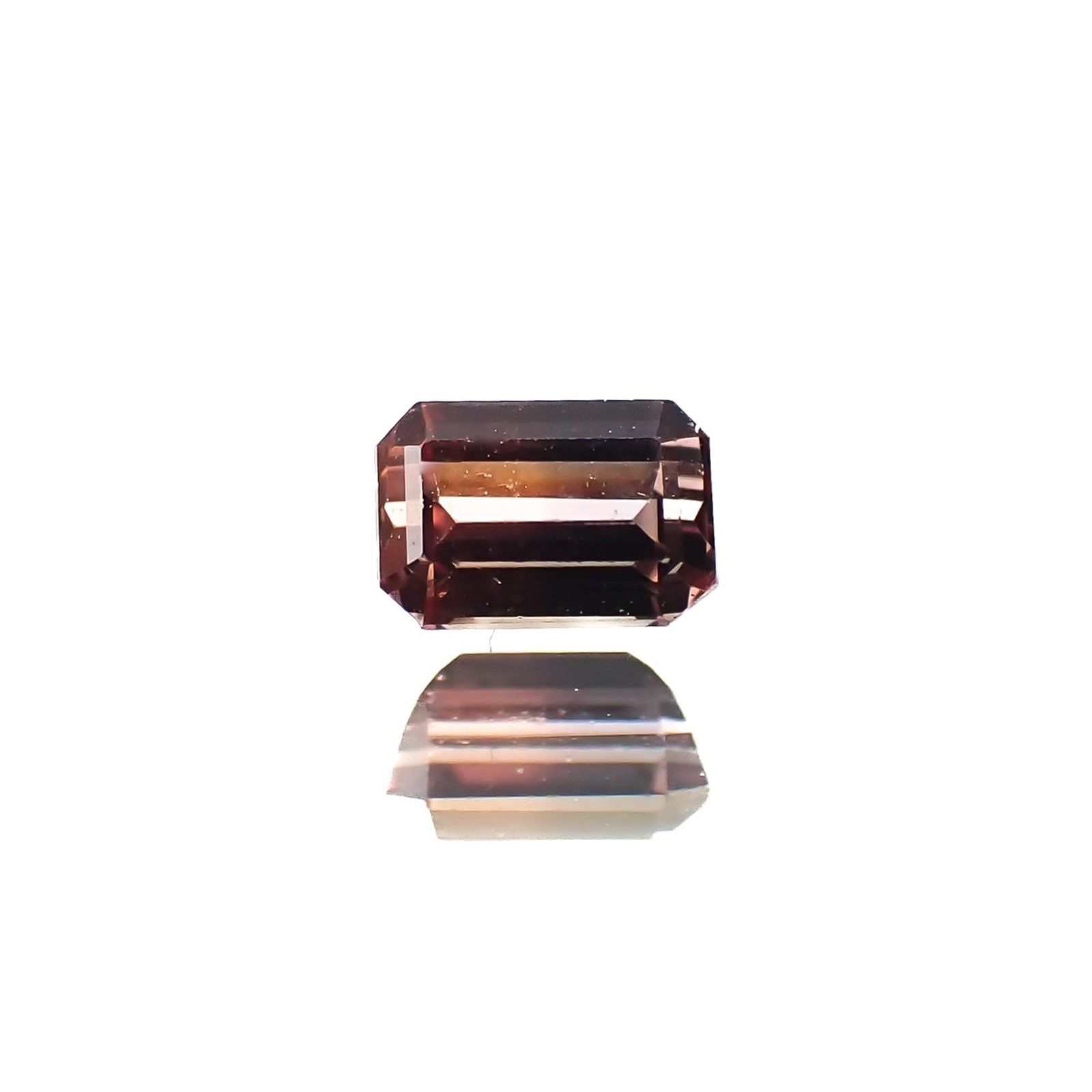 バイカラーサファイア(宝石名バイカラー・サファイア)タンザニア・ソンゲア鉱山産 識別済 0.31ct / 4.1x2.8mm前後 [220717153]