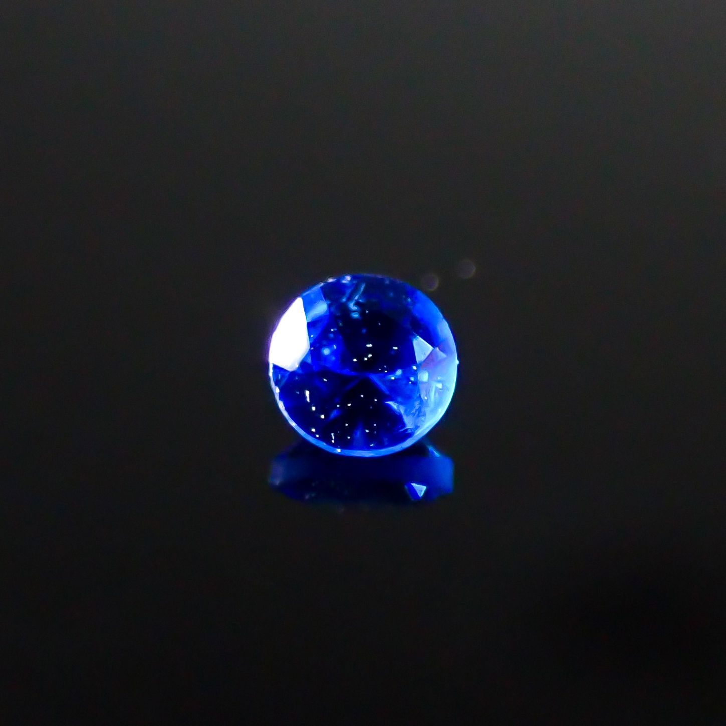 アウイナイト フルオレッセンス ドイツ産 0.019ct[240628303]1.9x1.9mm前後