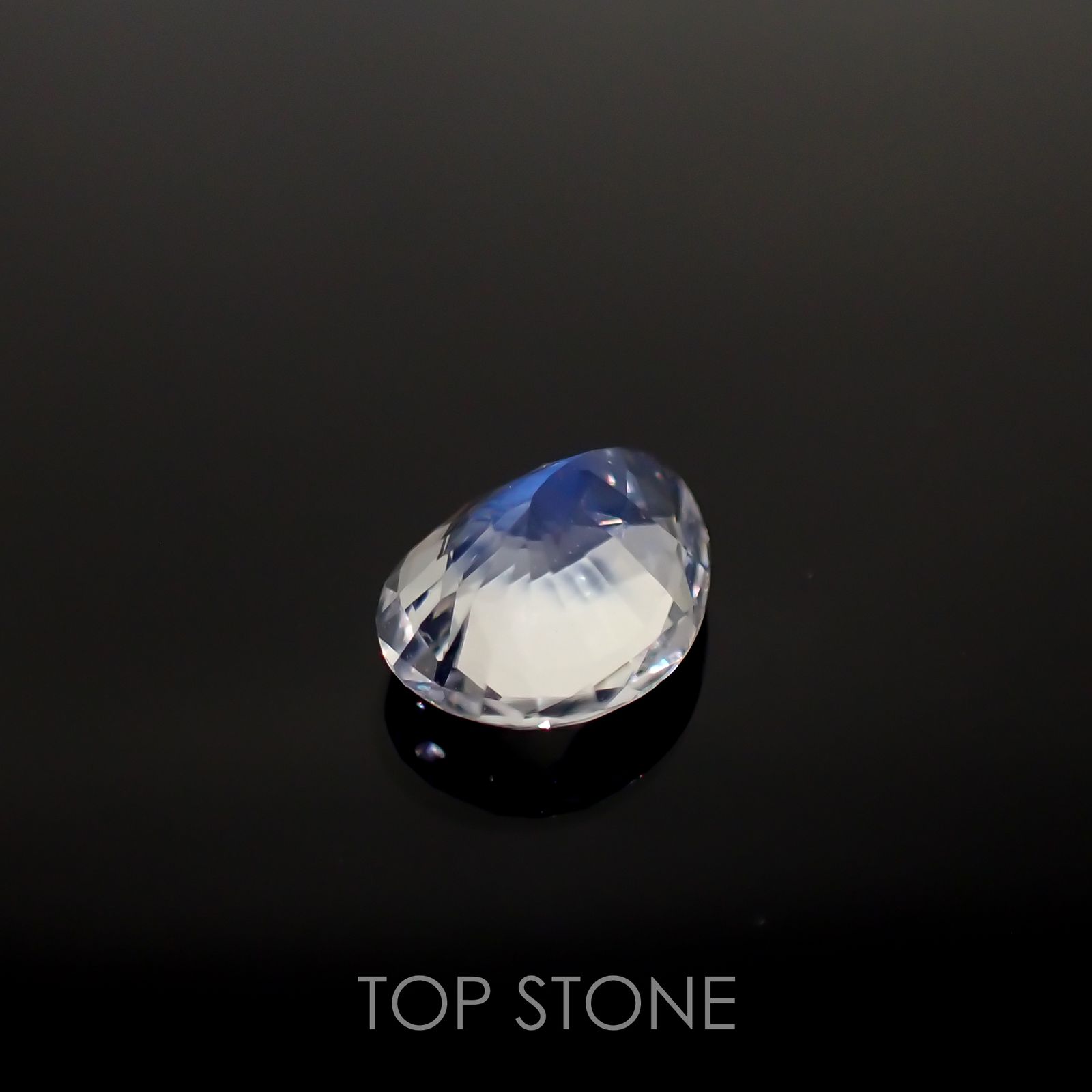 レインボームーンストーン(宝石名ラブラドライト) マダガスカル産 1.506ct ソ付(彩珠)[210712183]10×7mm前後