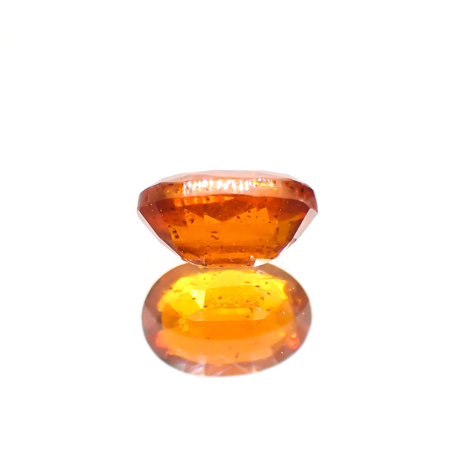 オレンジカイヤナイト(宝石名カイヤナイト) ネパール産 0.74ct 識別済[210310582]6.1×4mm前後