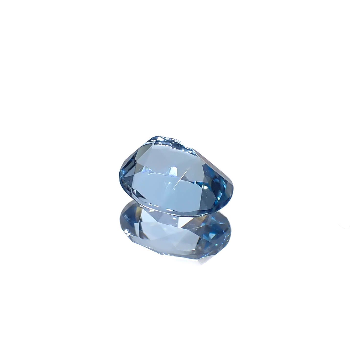 タトゥーアクアマリン ブラジル・ミナスジェライス州タトゥー鉱山産 0.70ct[240929121]6.6x5.3mm前後