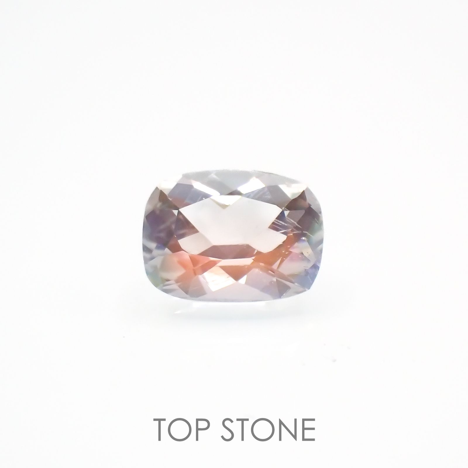 レインボームーンストーン(宝石名ラブラドライト)マダガスカル産 0.65ct 識別済[221018294]6.5x4.9mm前後