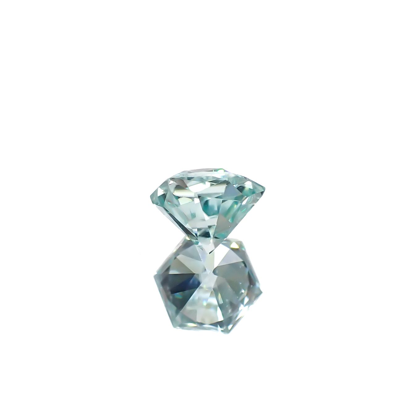 ◇ヘキサゴンカット◇アイスブルージルコン(宝石名ジルコン)カンボジア産 0.84ct 識別済[220717166]4.9x4.8mm前後
