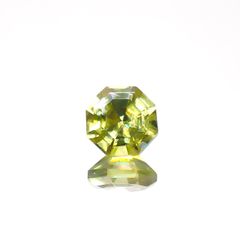 ◇オクタゴンカット◇スフェーン(宝石名スフェーン)マダガスカル産 0.68ct 識別済[231224750]5.2x5.2mm前後