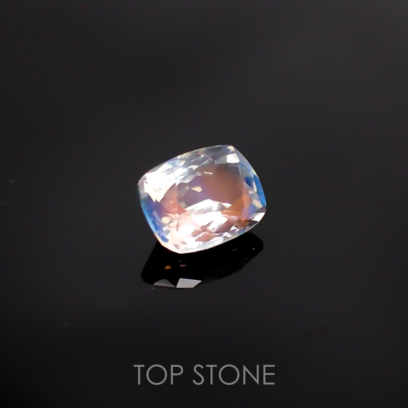 マダガスカル産 スフェーン（Sphene ）ハートシェイプカット 1.29ct-