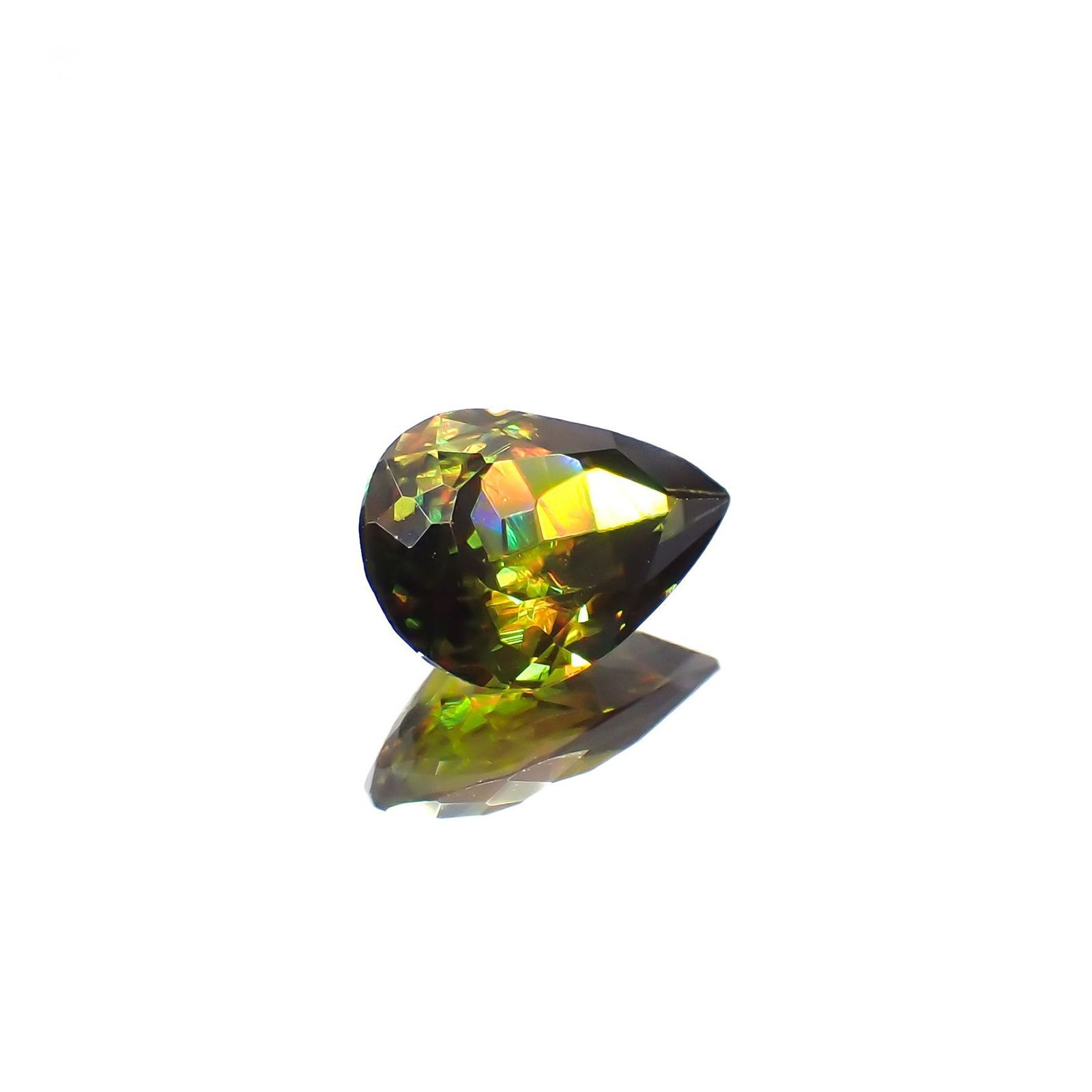 カラーチェンジスフェーン パキスタン産 0.98ct [221119182]7.8x5.7mm前後