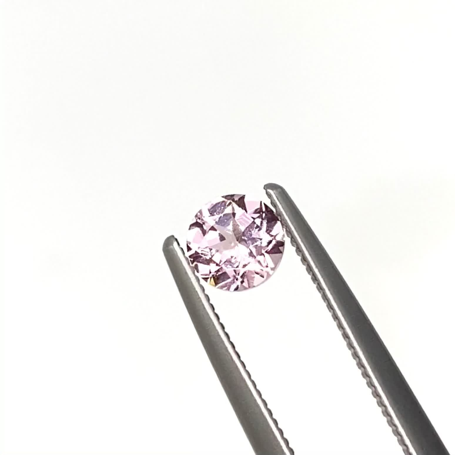 ドラゴンガーネット タンザニア産 0.50ct[230722956]4.5x4.5mm前後