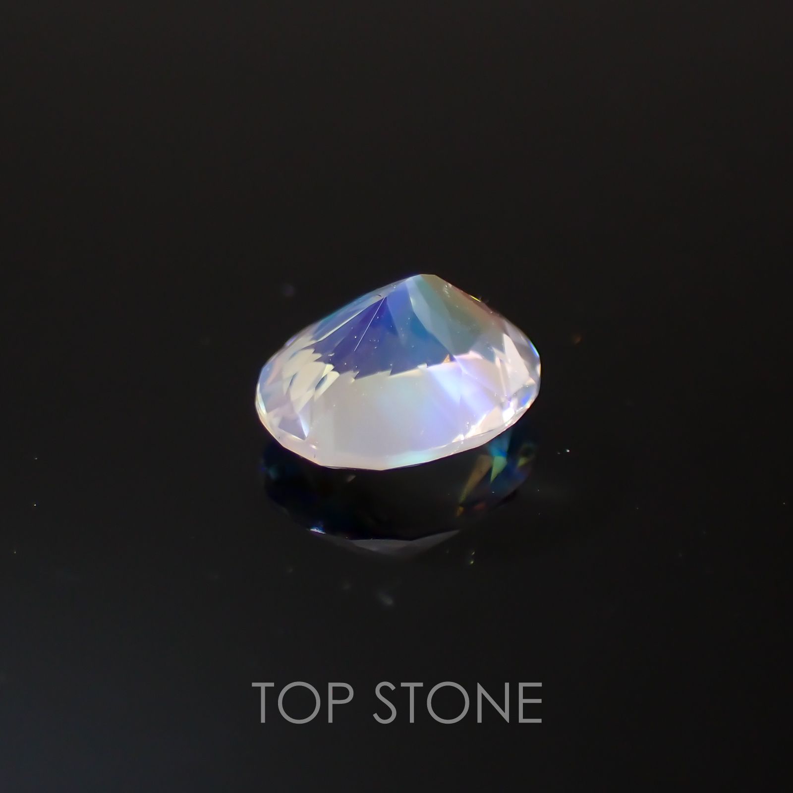 レインボームーンストーン(アンデシンラブラドライト) マダガスカル産 ルース 0.53ct[210310122]5.9×5mm前後
