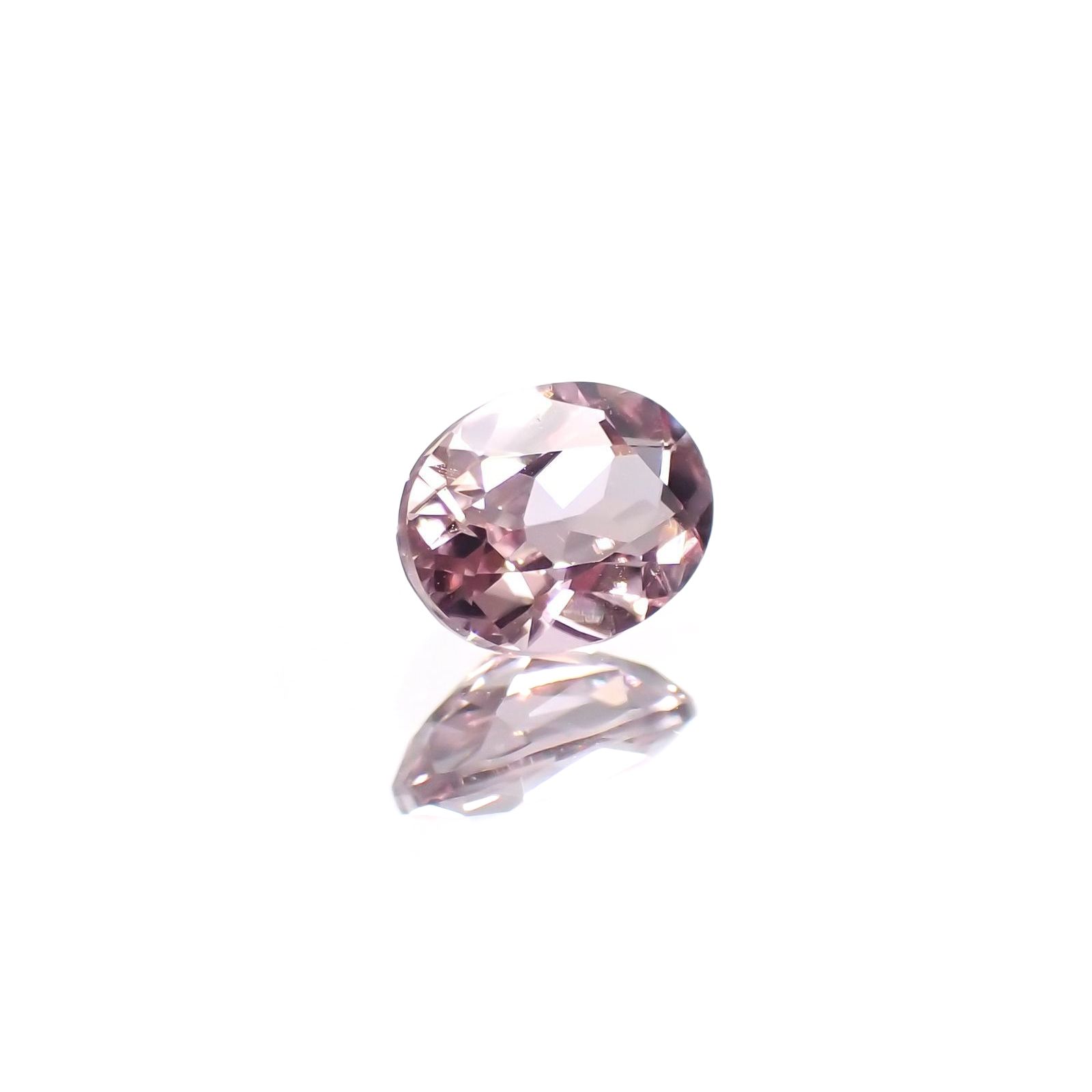 ピンクダイアスポア(宝石名ダイアスポア) アフガニスタン産 識別済 0.38ct / 5.2x4mm前後 [210812434]