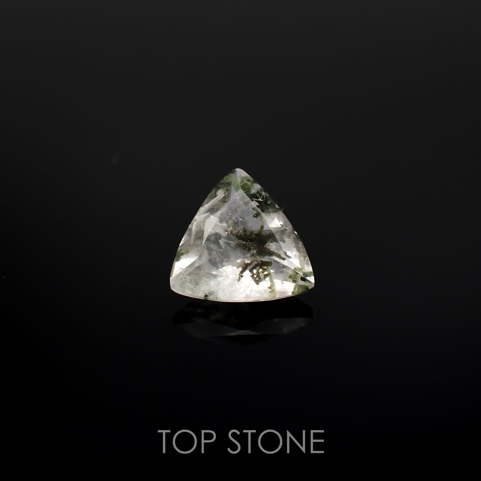 ヘデンベルジャイトインクォーツ インドネシア産 1.63ct[220917833]8.5x9.2mm前後