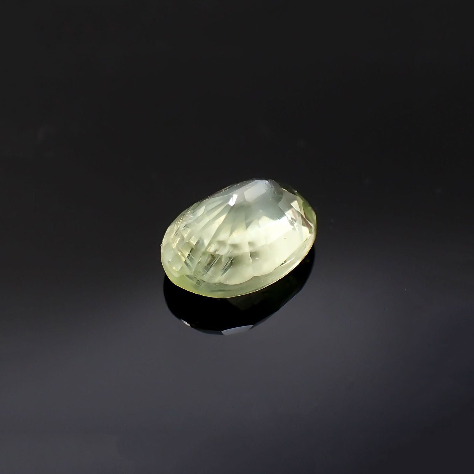 クリソベリル(宝石名クリソベリル)マダガスカル産 識別済 1.25ct / 7.3x5.3mm前後 [220817449]