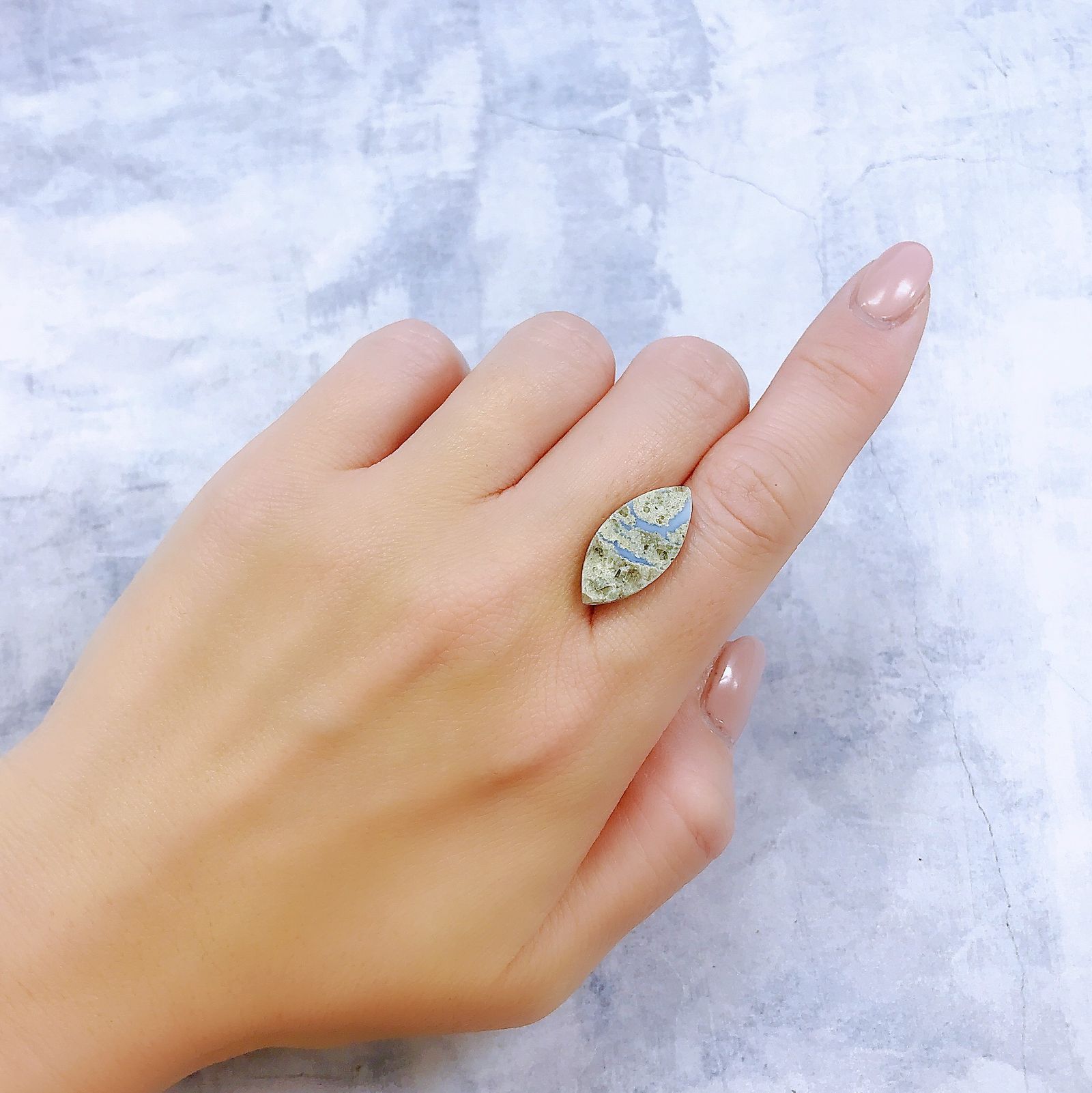 マトリックスブルーオパール アメリカ・オレゴン州産 5.86ct[221219387]21.2x10.3mm前後
