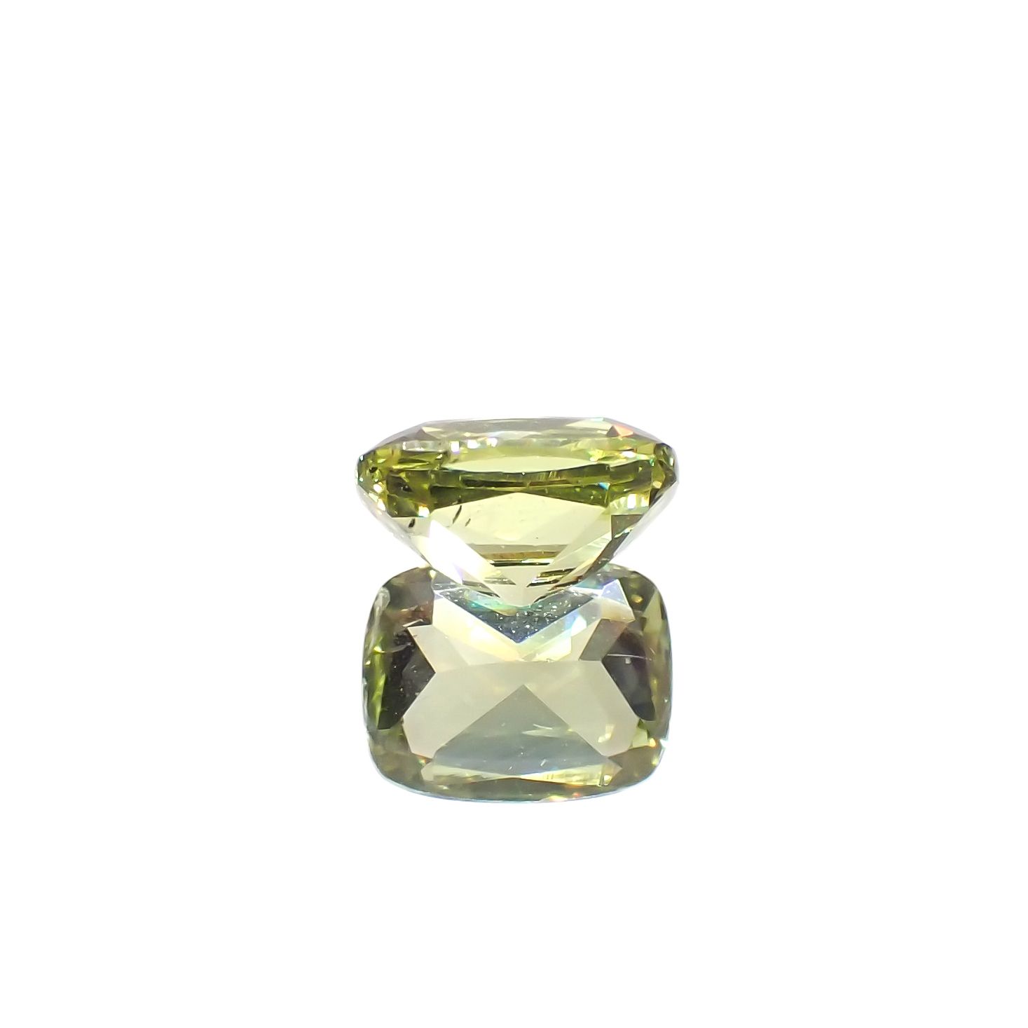 マリガーネット(宝石名グロッシュラー アンドラダイト・ガーネット)マリ共和国産 0.75ct 識別済[231124335]6x4.7mm前後