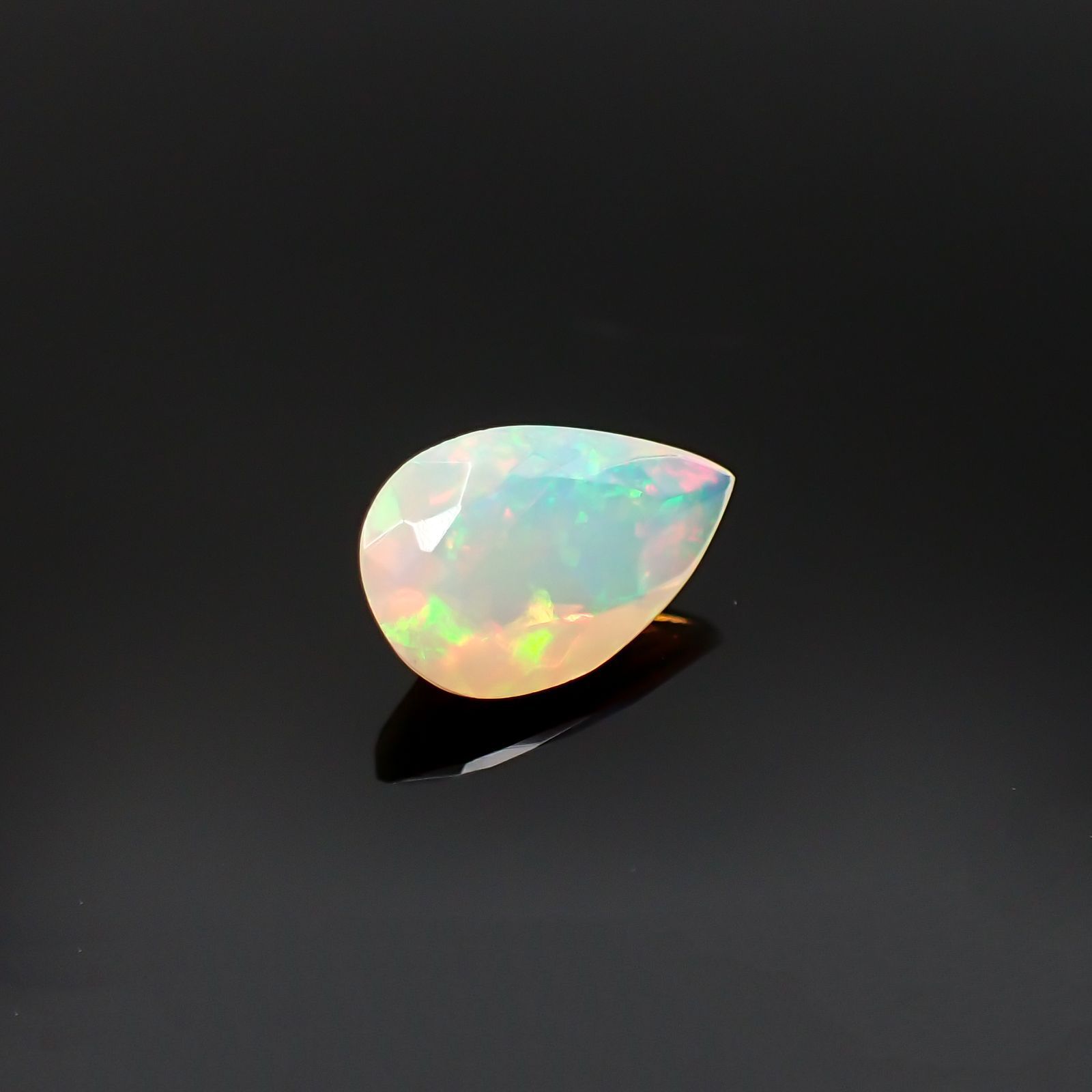 エチオピアオパール(宝石名オパール)エチオピア産 1.45ct 識別済[220917701]12x7.5mm前後