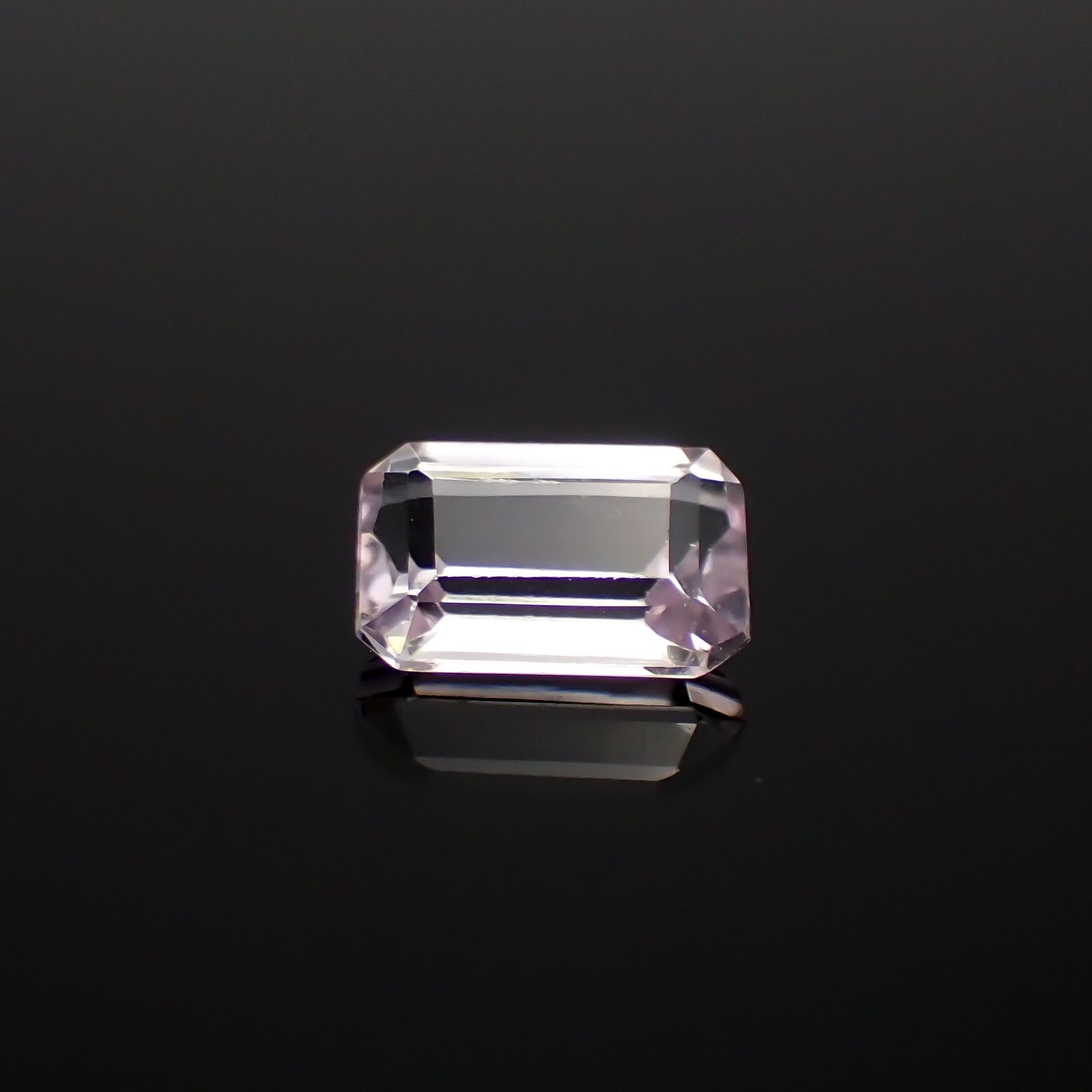 クンツァイト(宝石名クンツァイト)アフガニスタン産 1.57ct 識別済[231023869]8.3x5.7mm前後