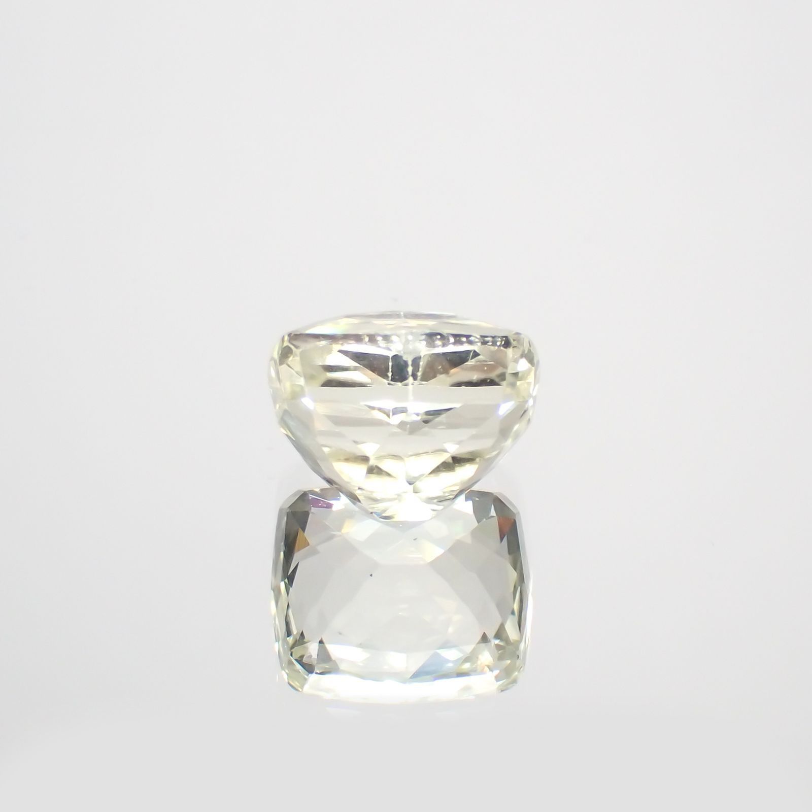 イエロースポジュミン(宝石名スポジュミン)アフガニスタン産 6.78ct 識別済[251113703]10.8x9.3mm前後