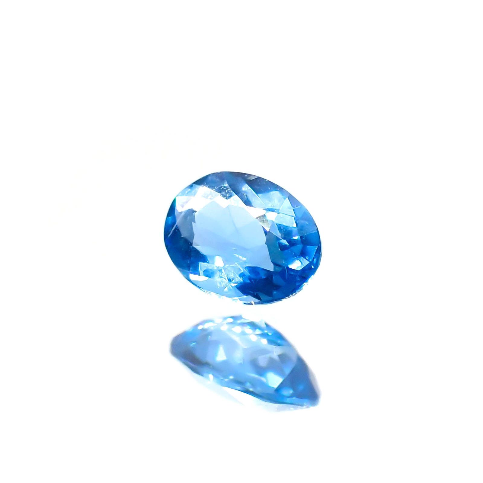 アウイナイト フルオレッセンス(宝石名アウイナイト)ドイツ産 0.12ct 識別済[250114542]3.9x2.8mm前後