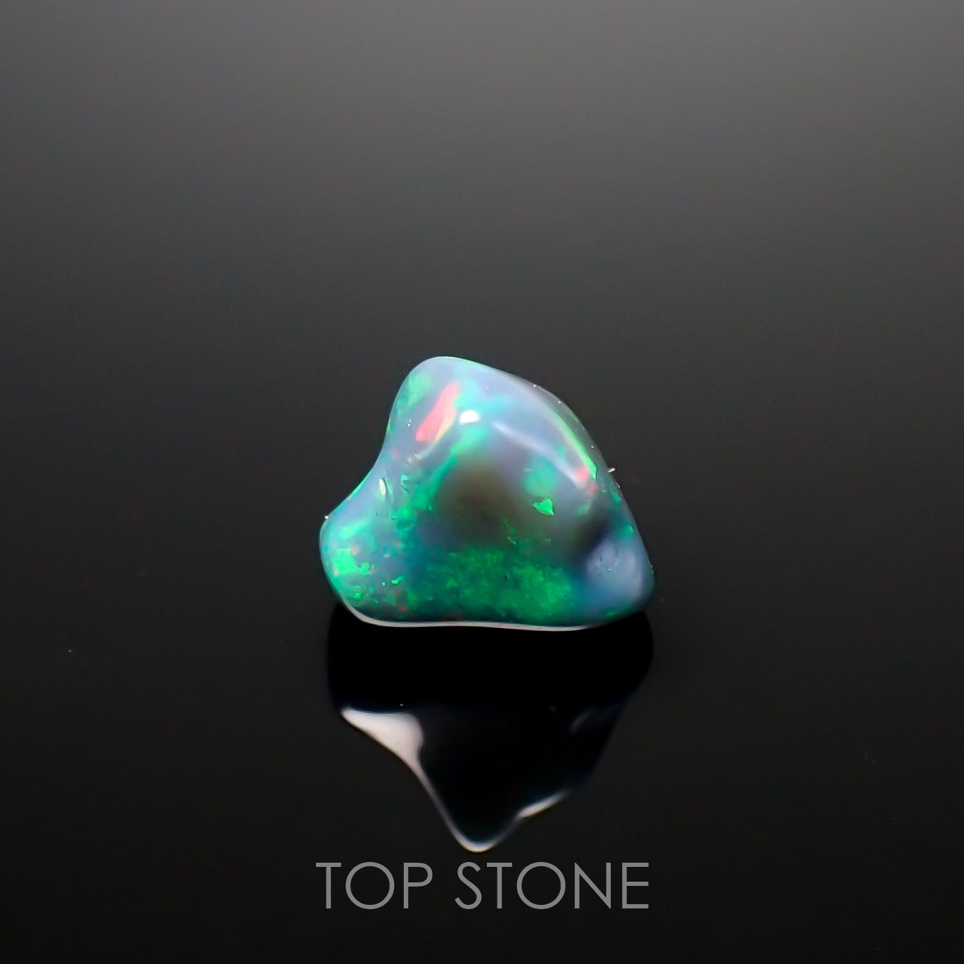 ◇バロック型◇ブラックオパール エチオピア産 ルース 2.39ct[210913242]8.3×9.3mm前後
