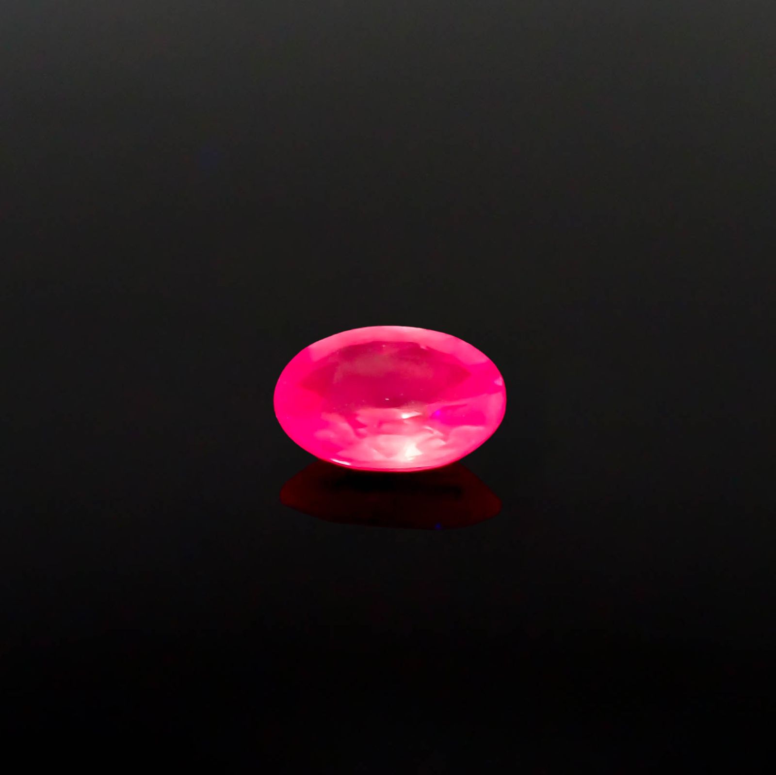 シルキーピンクサファイア 非加熱 ベトナム産 0.57ct [250330054]6.1x4.1mm前後