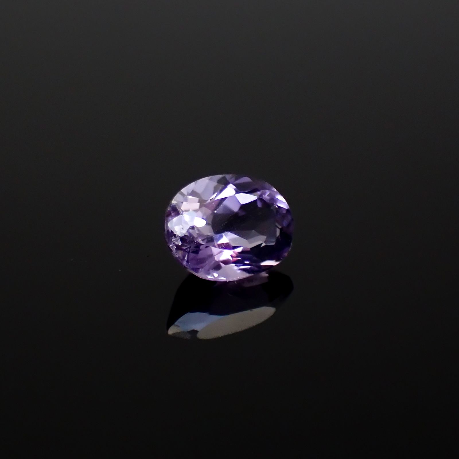 マリアライト(宝石名スキャポライト)スリランカ産 0.78ct 識別済[250330050]6.9x5.2mm前後