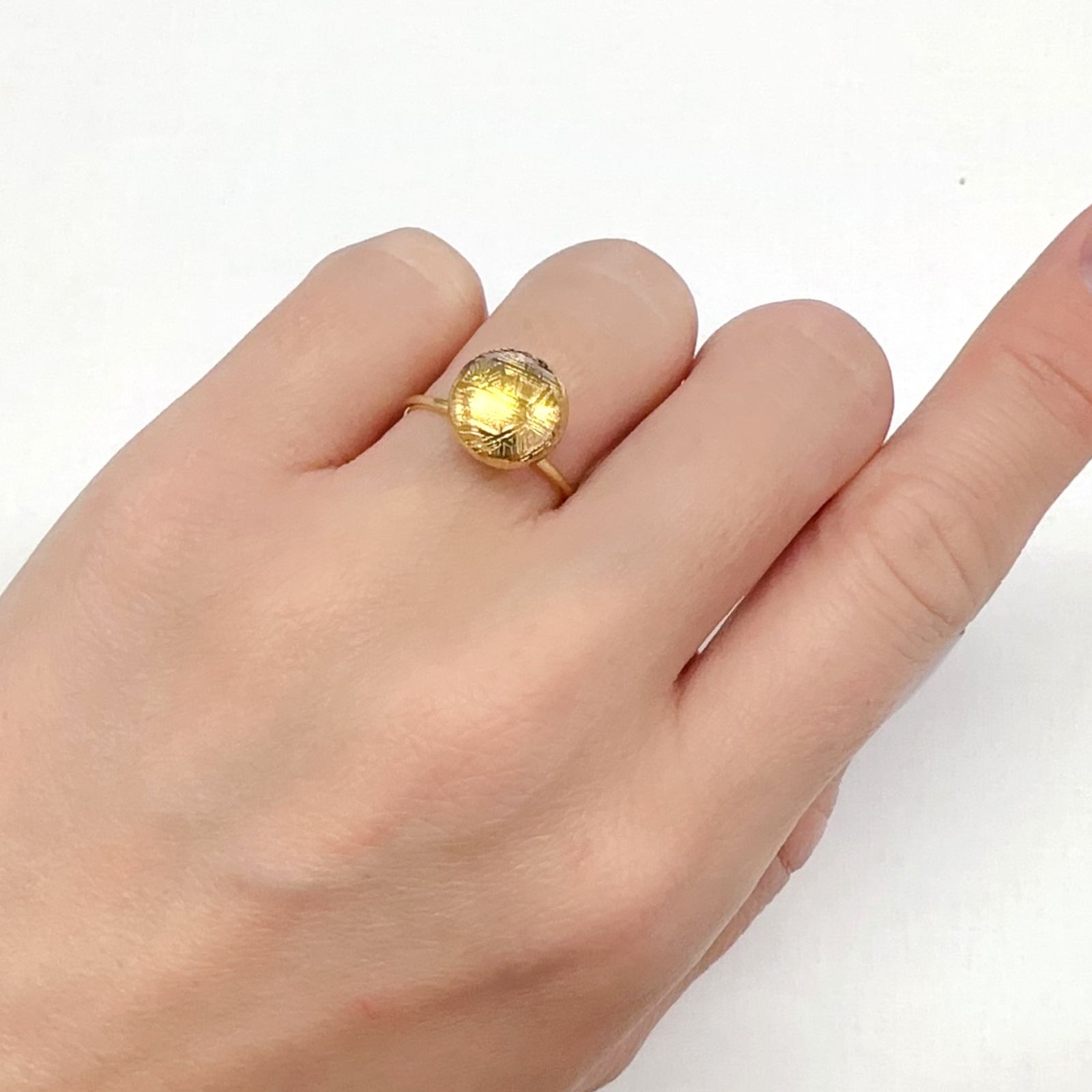 ムオニナルスタ隕石 発見地:スウェーデン 7.75ct[240125806]10.2x10.2mm前後