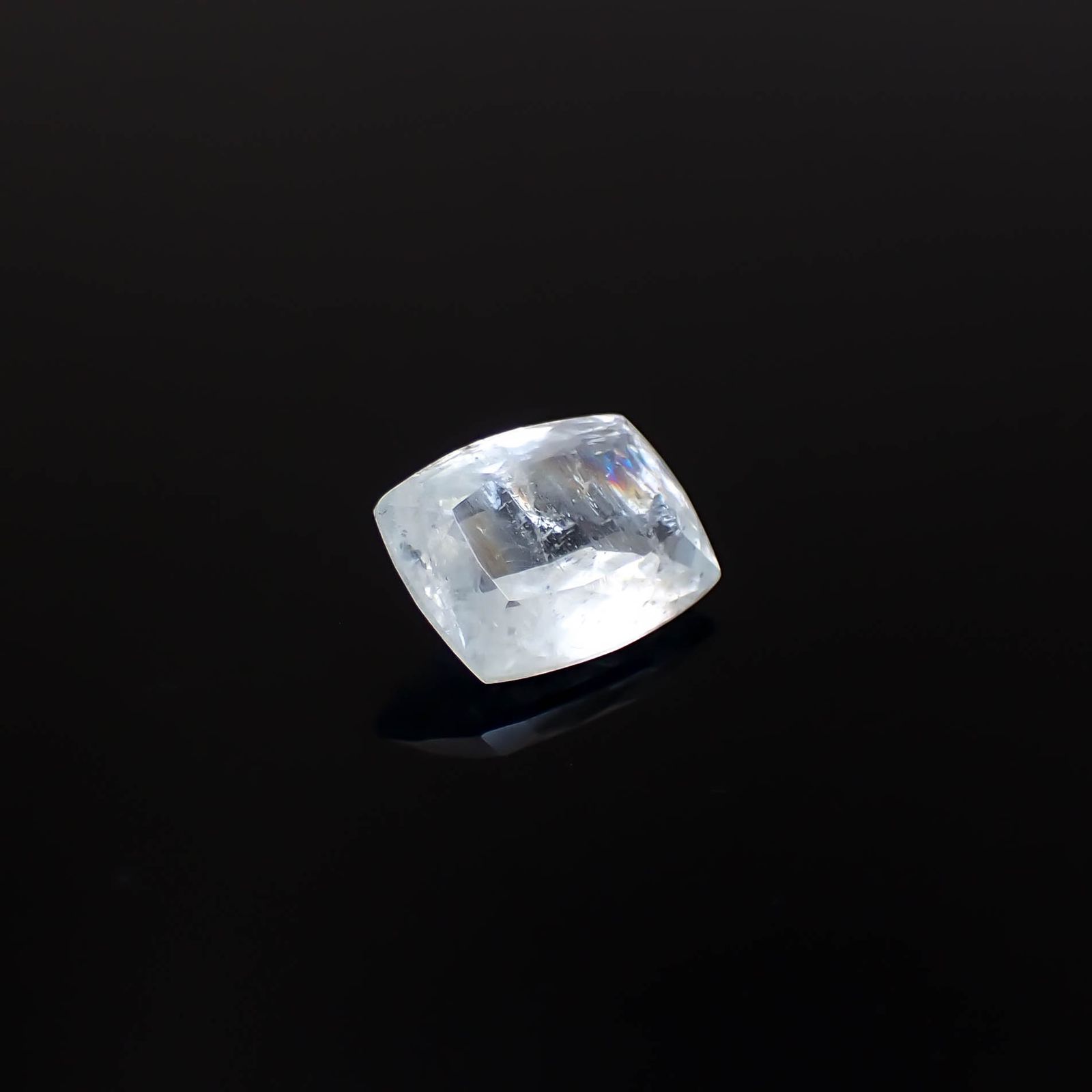 レインボーアクアマリン ブラジル産 3.16ct [250330149]11.4x8.5mm前後