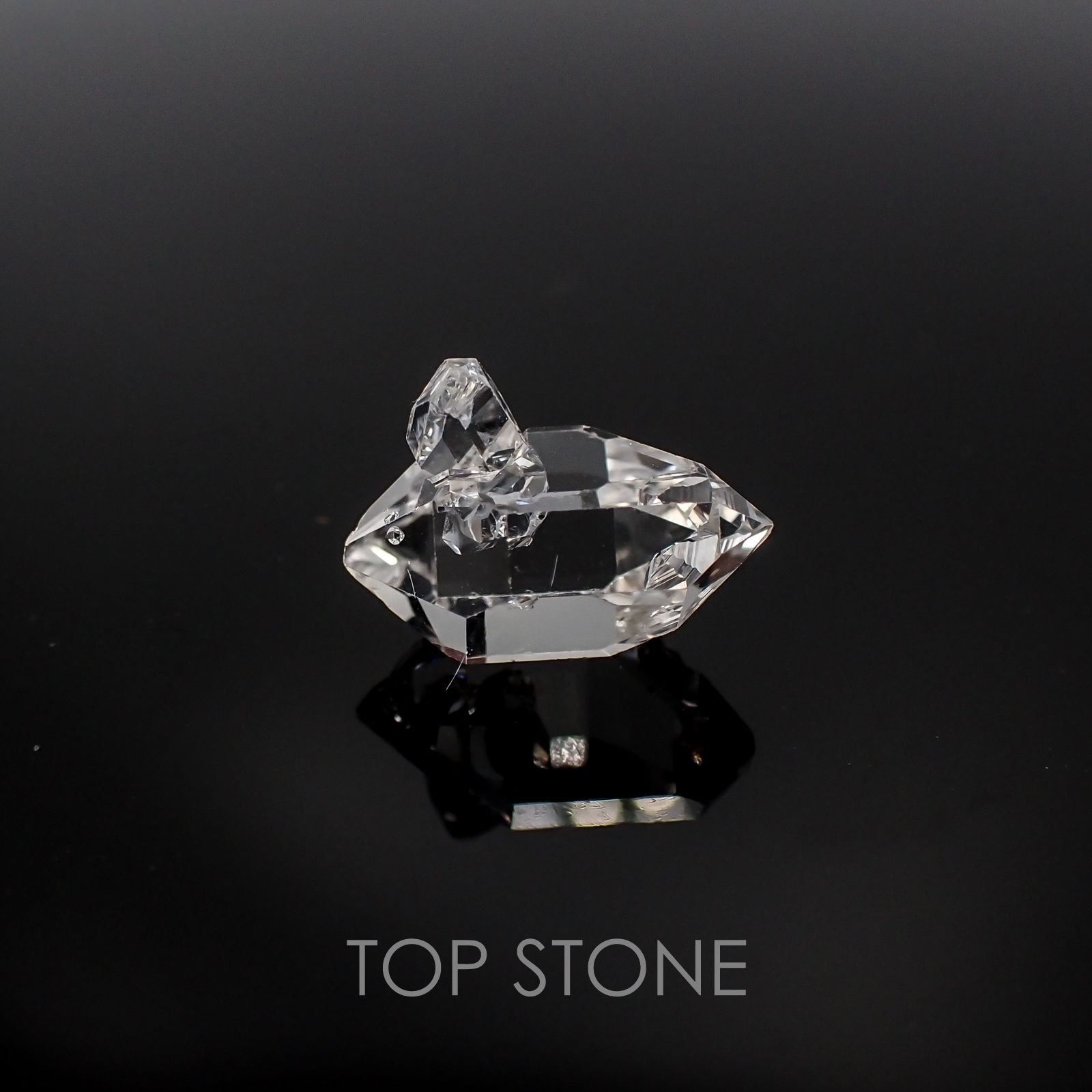 ハーキマーダイヤモンド(宝石名クォーツ) アメリカ・ニューヨーク州産 原石・結晶 4.52ct 識別済[20117553]13.5×8.4mm前後