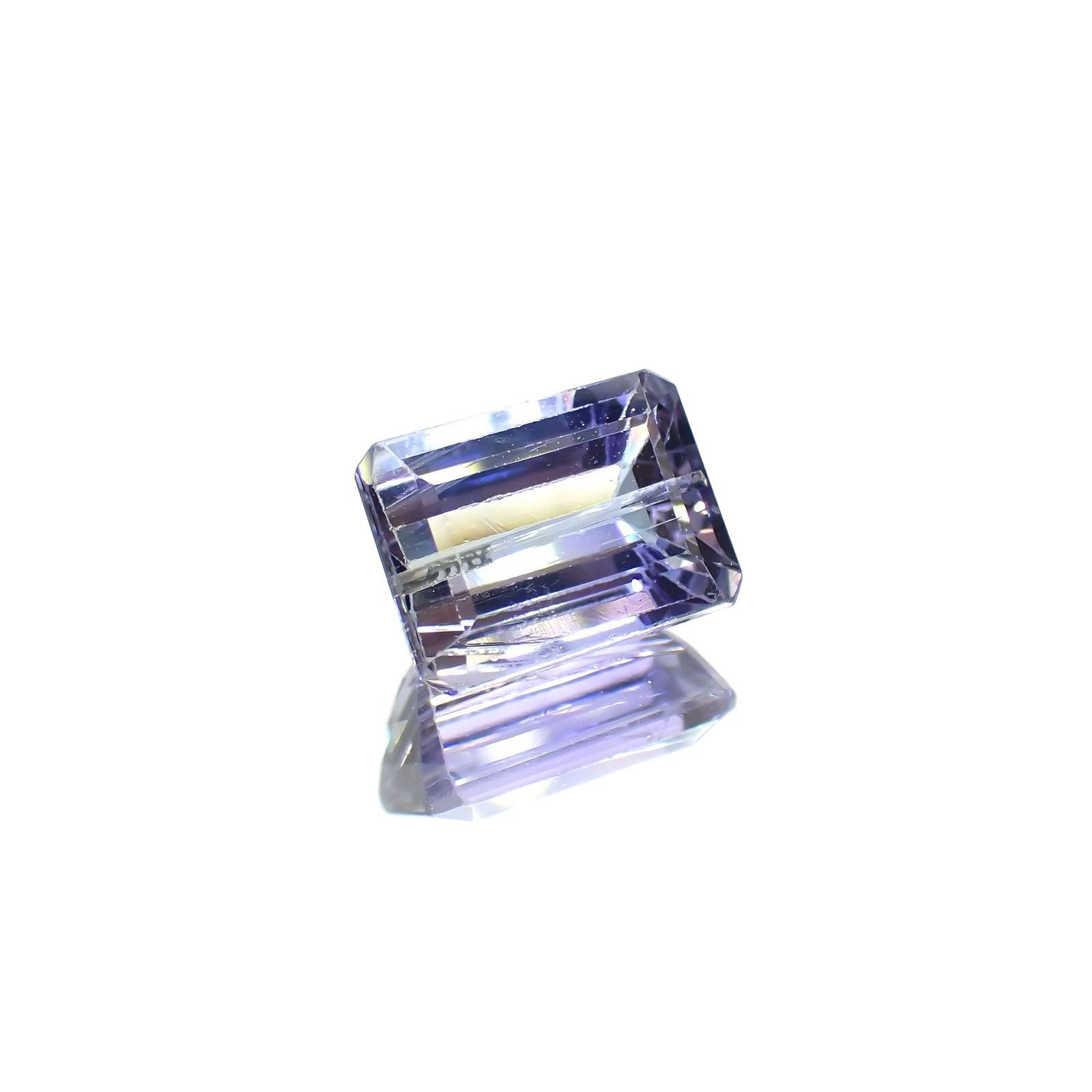 バイカラータンザナイト(宝石名タンザナイト) タンザニア産 ソ付(彩珠) 2.447ct / 8.5x6.3mm前後 [210410778]