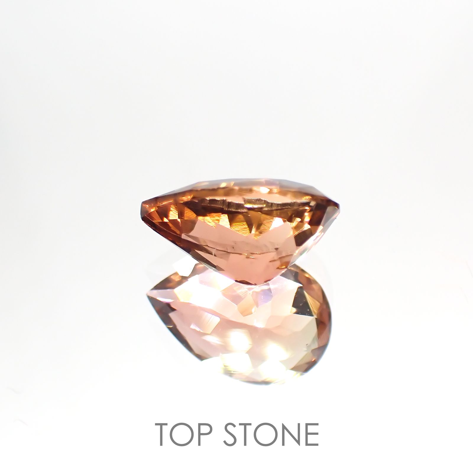 バイカラートルマリン(宝石名バイカラー・トルマリン) コンゴ民主共和国産 1.970ct ソ付(彩珠)[211013602]10.2×7mm前後
