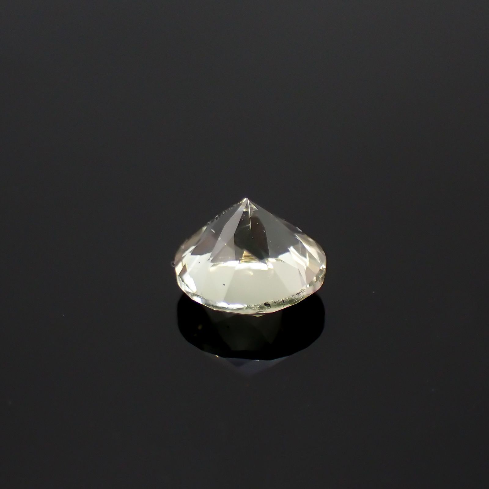 バイカラーオレゴンサンストーン(宝石名ラブラドライト)アメリカ・オレゴン州産 識別済 0.82ct / 6.1x6.1mm前後 [220616439]