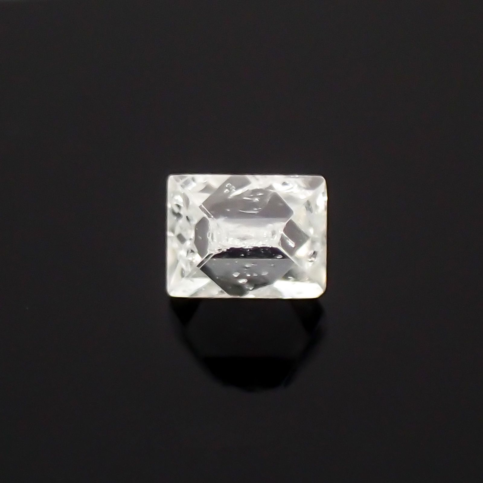 ソーヤブルダイヤモンド(宝石名ダイアモンド) ロシア産 原石・結晶 0.051ct 識別済[210410543]2.6×2.3mm前後