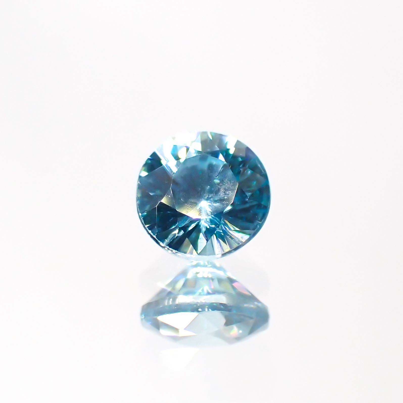 ブルージルコン(宝石名ジルコン)カンボジア産 0.75ct 識別済[220113988]5x4.9mm前後