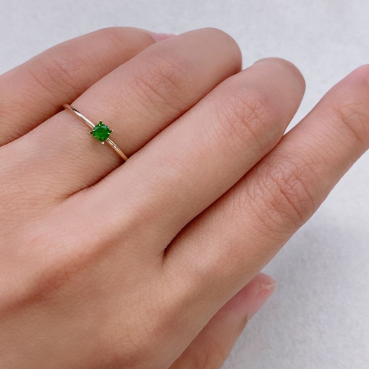 デマントイドガーネット(宝石名デマントイド・ガーネット) ロシア産 0.147ct ソ付(彩珠)[210712086]3.1×3.1mm前後