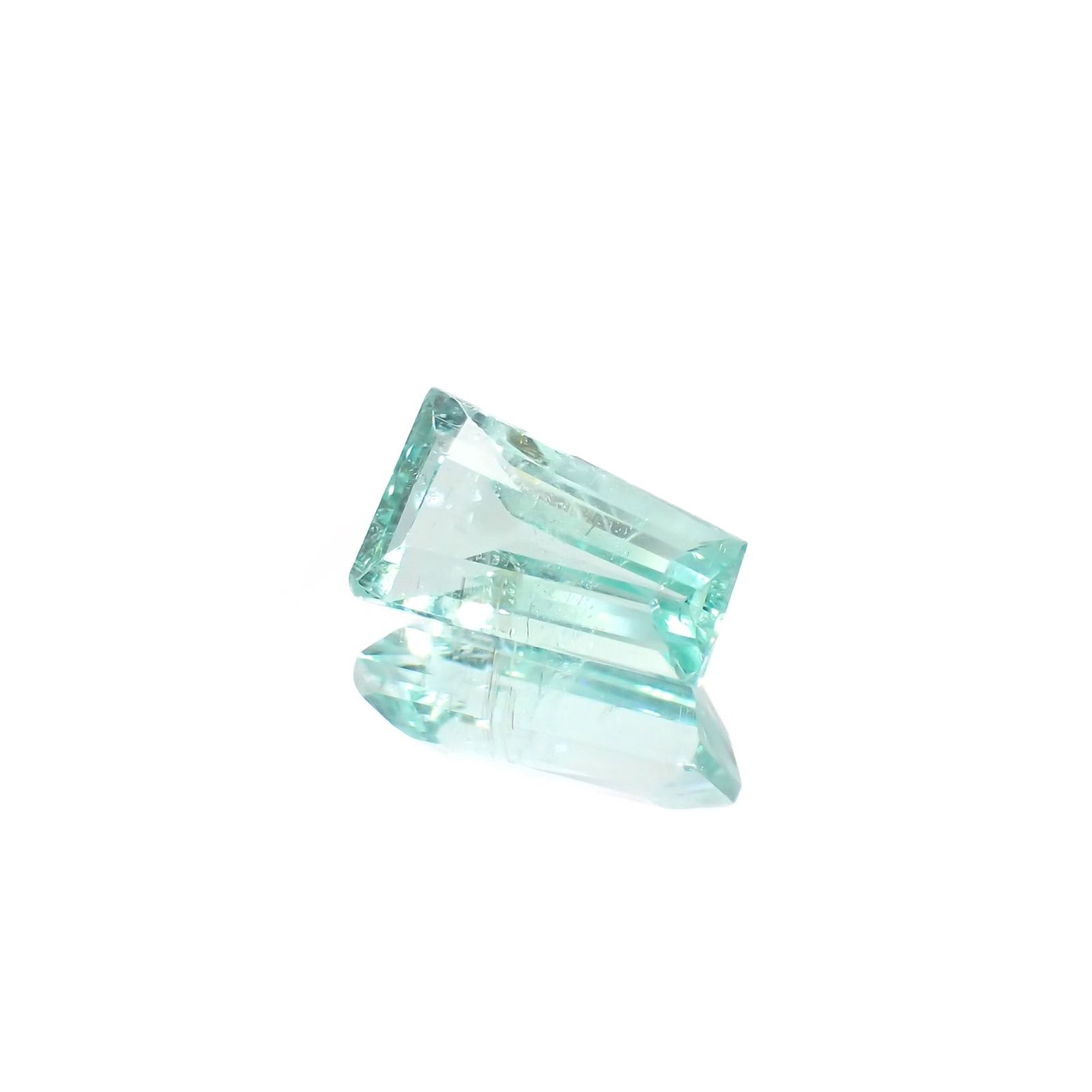 パライバトルマリン(宝石名トルマリン/別名パライバ・トルマリン)モザンビーク産 識別済 1.17ct / 8.3x4.9mm前後 [230421882]