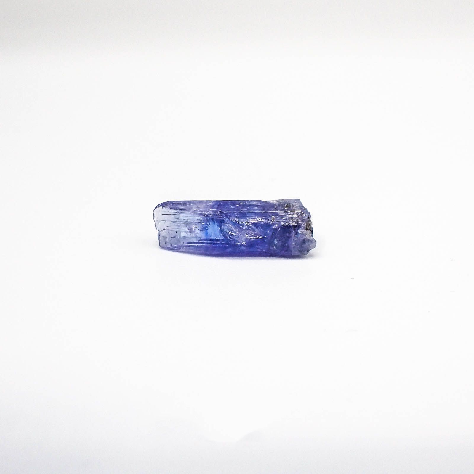 タンザナイト 原石(宝石名タンザナイト)タンザニア産 10.17ct 識別済[230522223]21.4x9mm前後