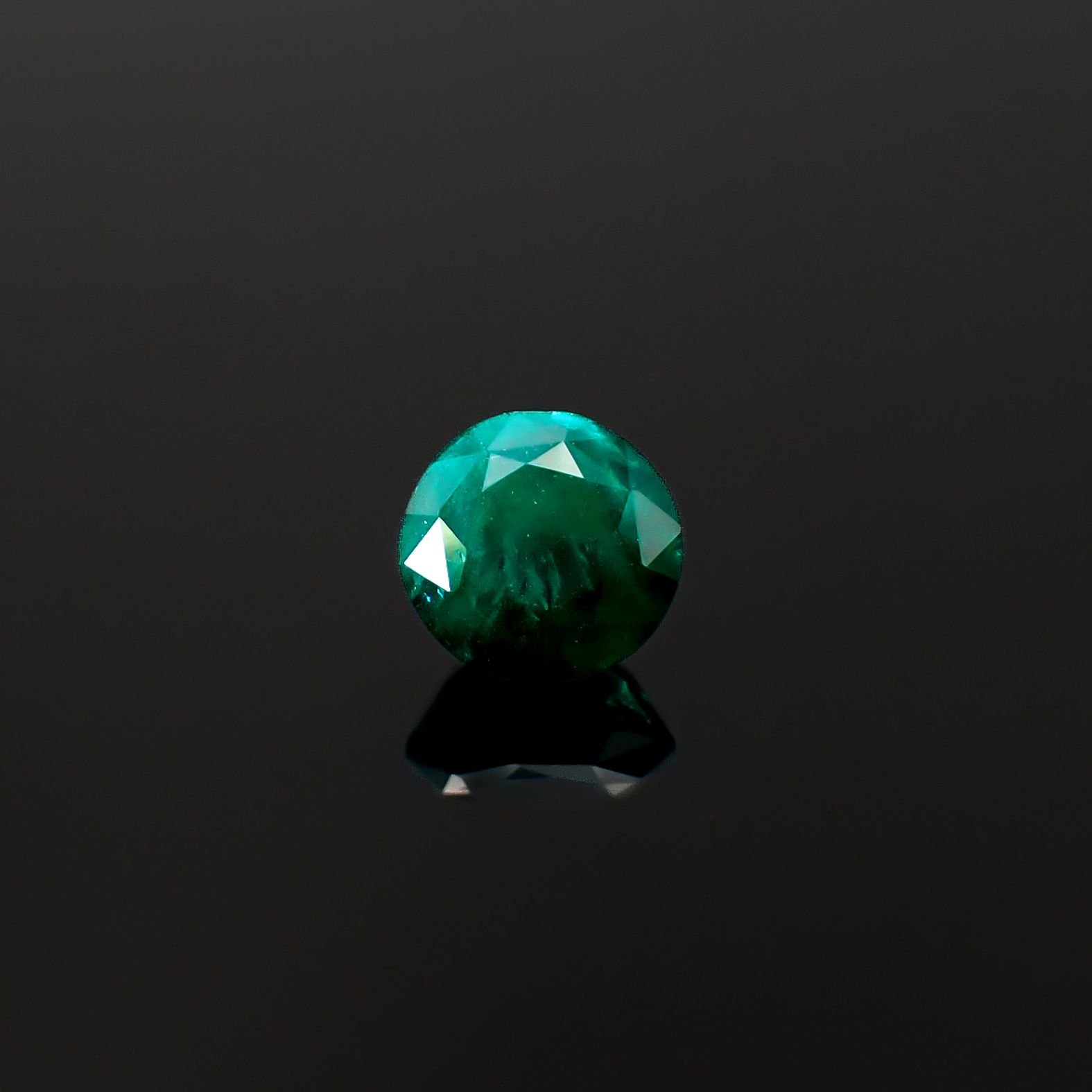 ダイオプテーズ ナミビア産 1.16ct / 6.3x6.2mm前後 [260632295]