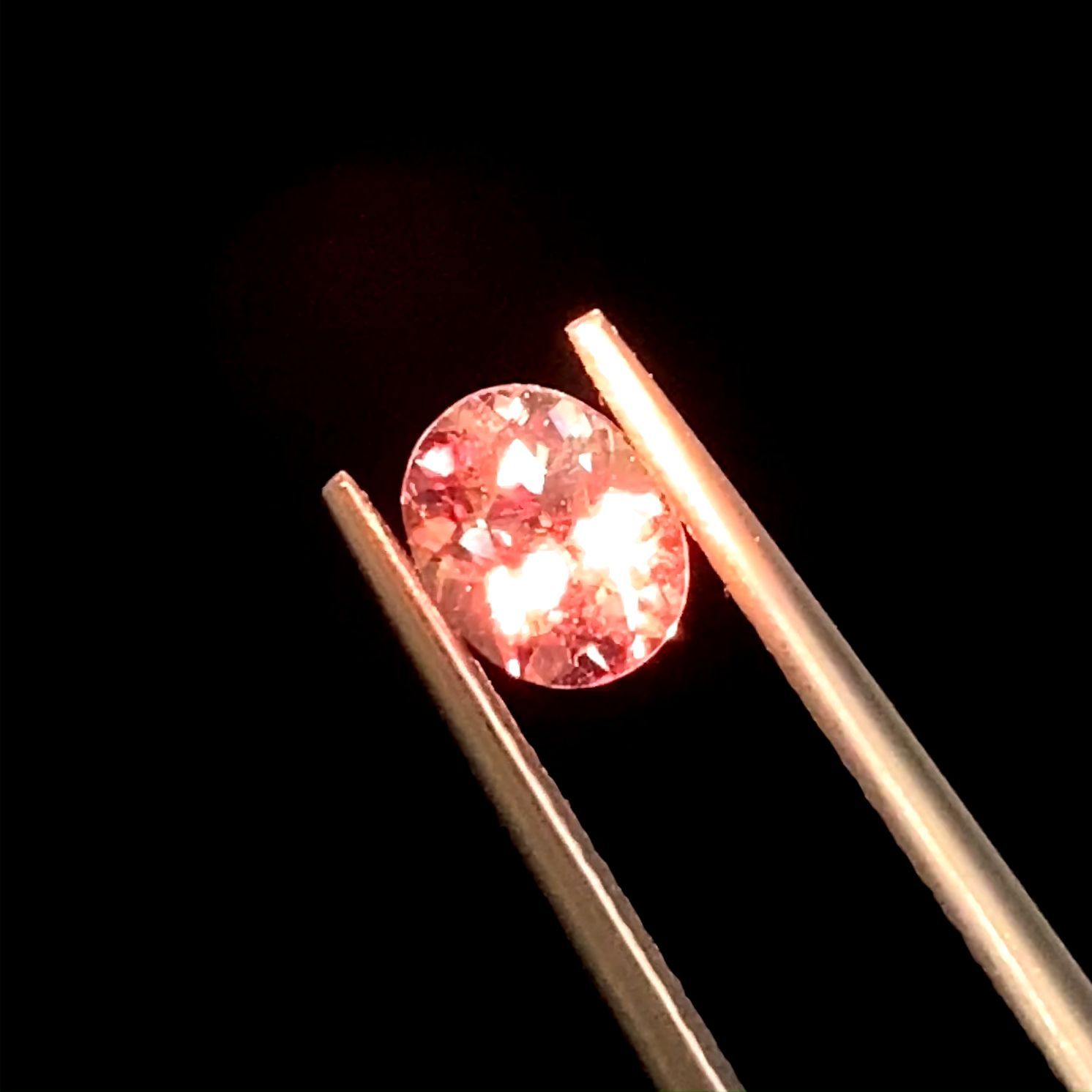 ダイアスポア/0.68ct/天然石/ルース/カラーチェンジ ダイアスポア/0.68ct/天然石/ルース/カラーチェンジ