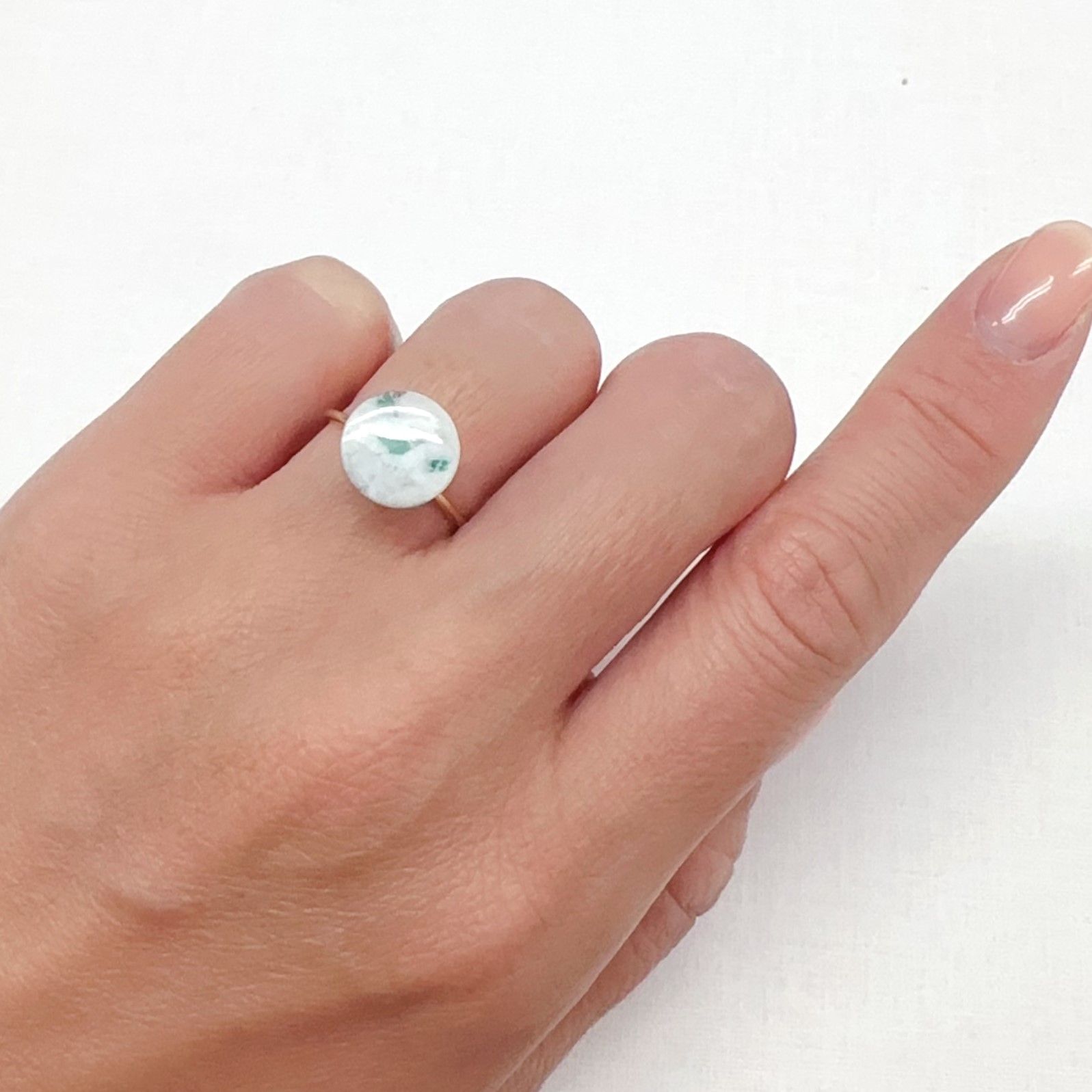 マトリックスエメラルド(エメラルドインクォーツ/フェルドスパー) ブラジル産 4.26ct[240326497]10.4x10.4mm前後