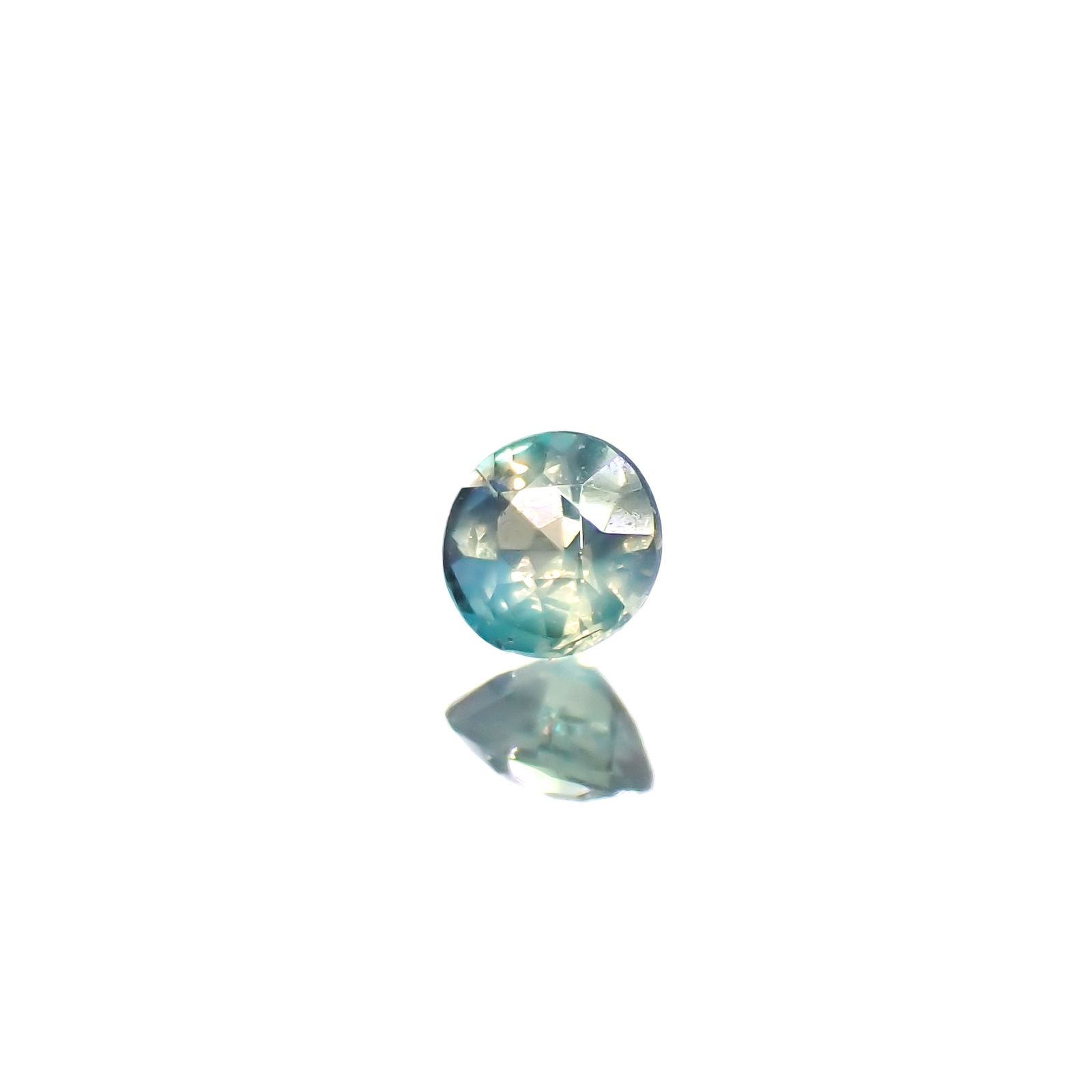 アレキサンドライトキャッツアイ ブラジル産/EmeraldMains社製 0.058ct[240527605]2.3x2.3mm前後