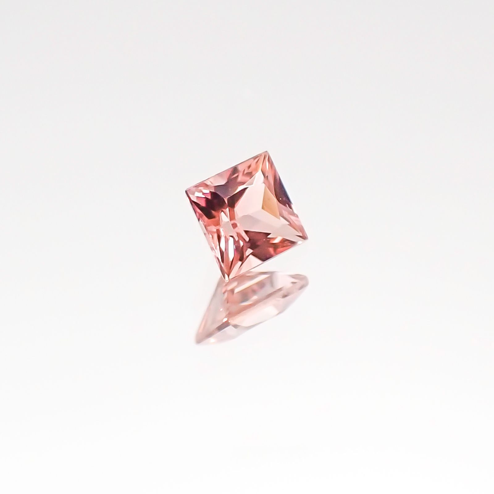◇プリンセスカット◇パパラチャサファイア ソーティング付き スリランカ産 ルース 0.094ct[20116961]2.47×2.4mm前後