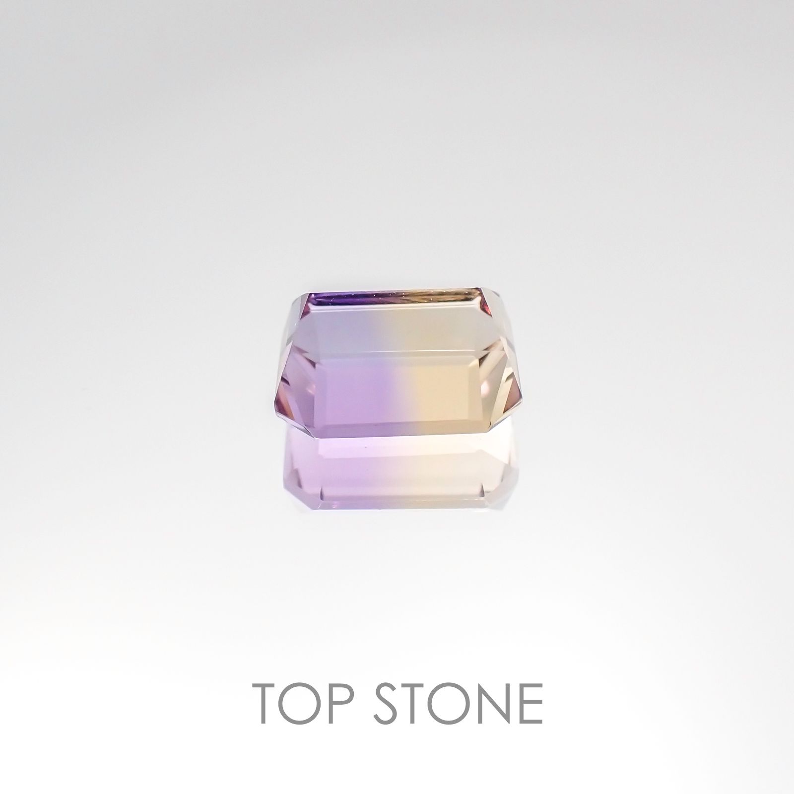 アメトリン(宝石名バイカラー・クォーツ/別名アメトリン) ボリビア産 2.31ct 識別済[20106899]9.1×7mm前後