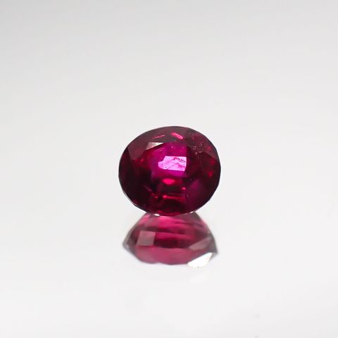 ルビー 非加熱(宝石名ルビー) マダガスカル産 0.29ct 識別済[210711738]3.8×3.4mm前後