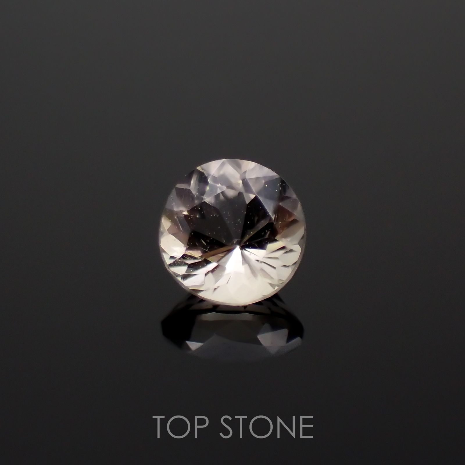 サニディン(宝石名サニディン)ドイツ産 0.20ct 識別済[221018939]3.9x3.9mm前後