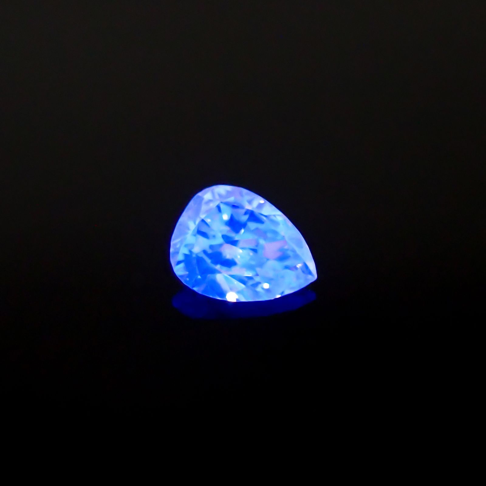 ピンクダイヤモンド(宝石名ダイアモンド SI-1/FANCY BROWNISH ORANGY PINK) 0.097ct ソ付(CGL)[240928974]3.6x2.81mm前後